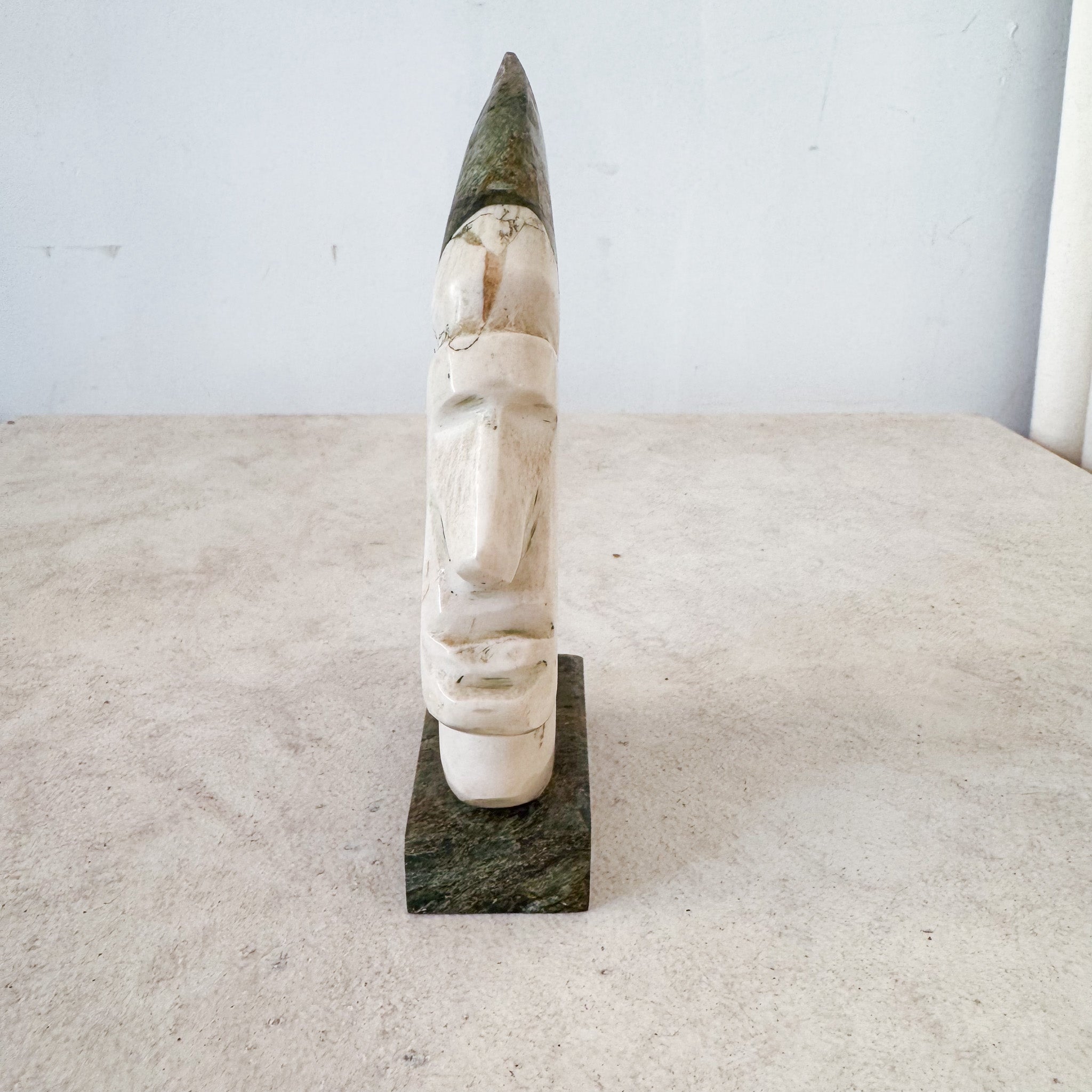 Stone Native American Face / 石製ネイティブアメリカンの顔オブジェ