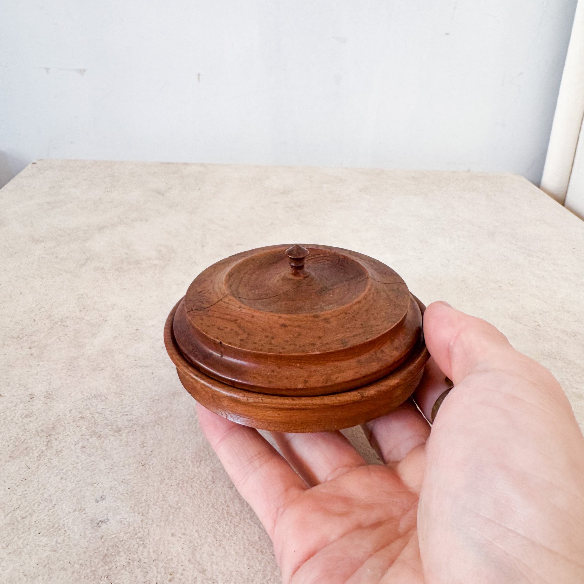 Wooden Lidded Trinket Box / 木製蓋付き小物入れ