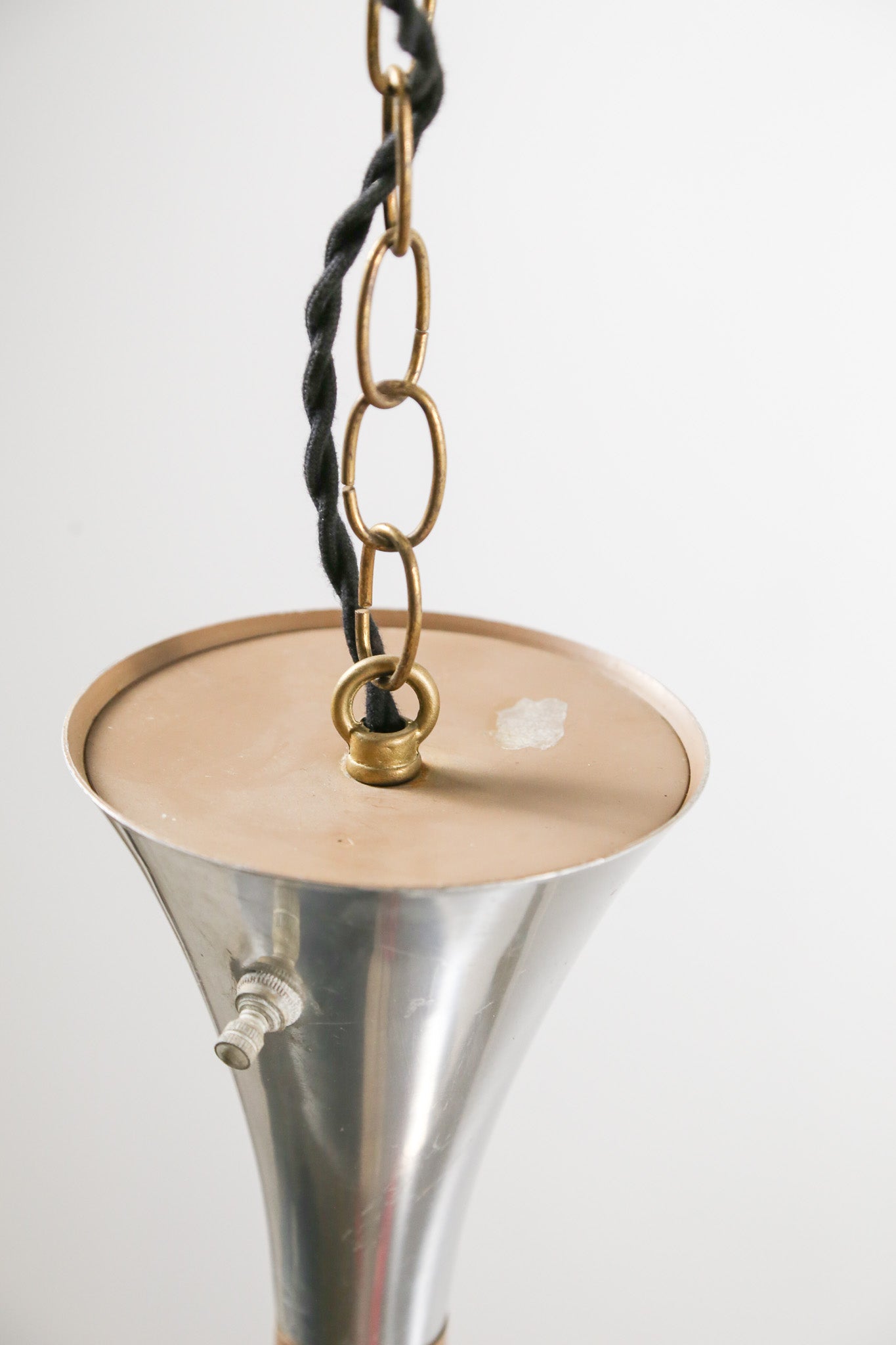 Trumpet Shape Pendant Light / シルバー ラッパ型ライト