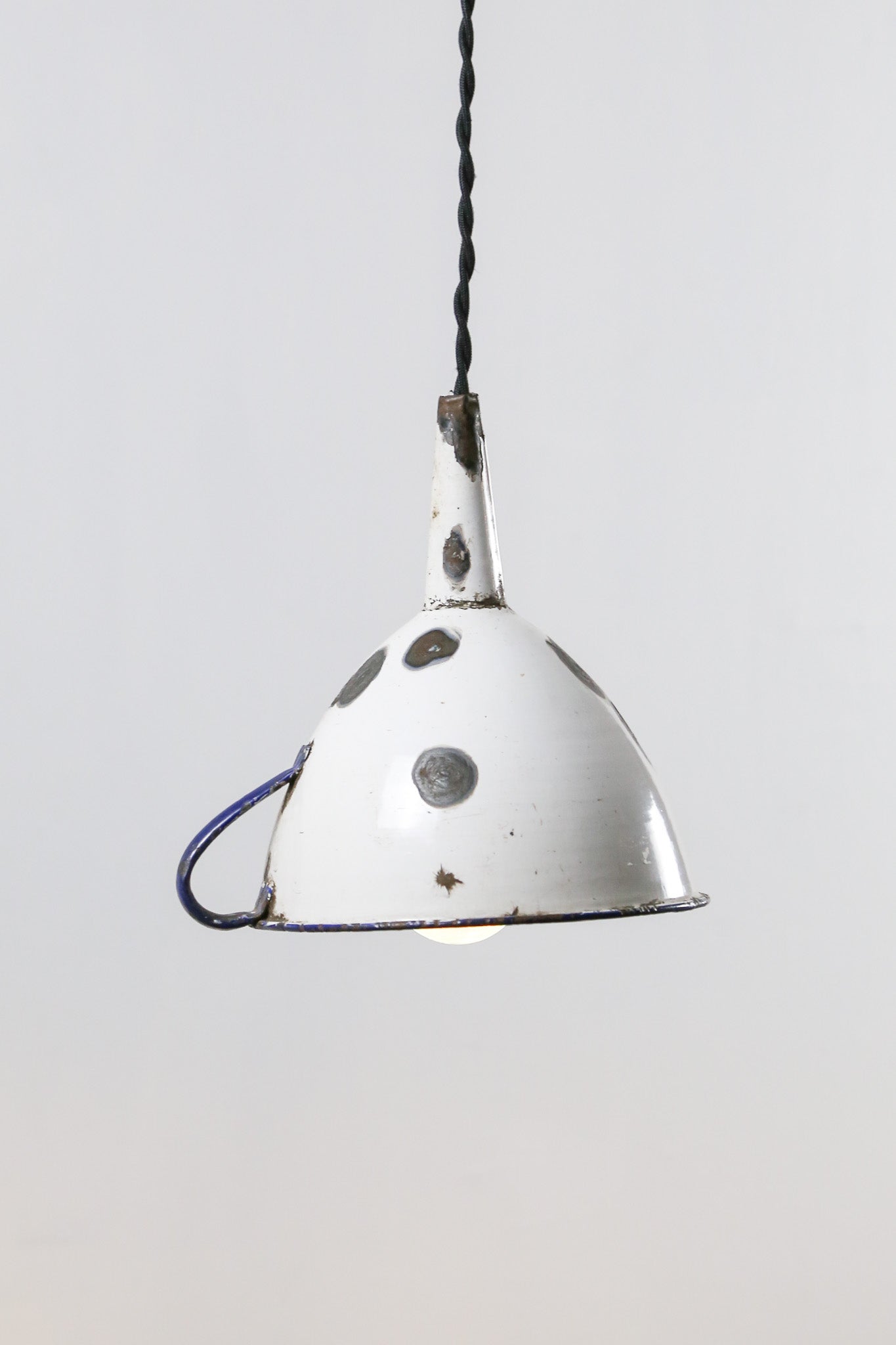 White Enamel Funnel Pendant Light / 白ホーロー ジョウゴ ライト