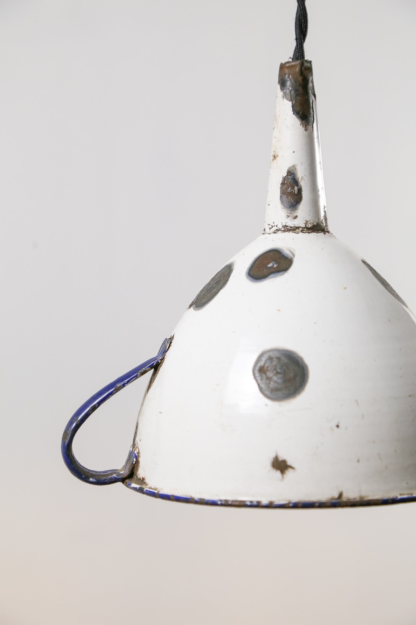 White Enamel Funnel Pendant Light / 白ホーロー ジョウゴ ライト