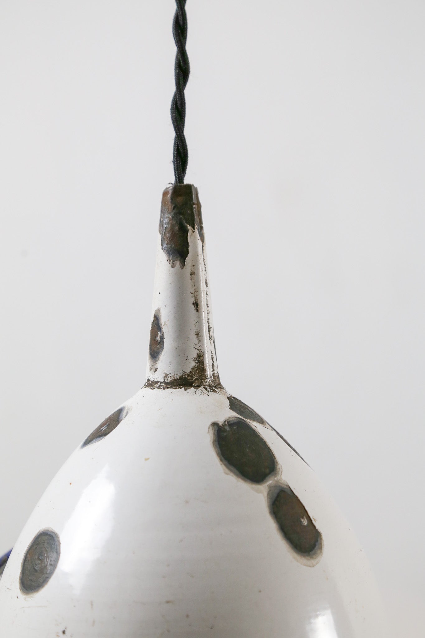 White Enamel Funnel Pendant Light / 白ホーロー ジョウゴ ライト