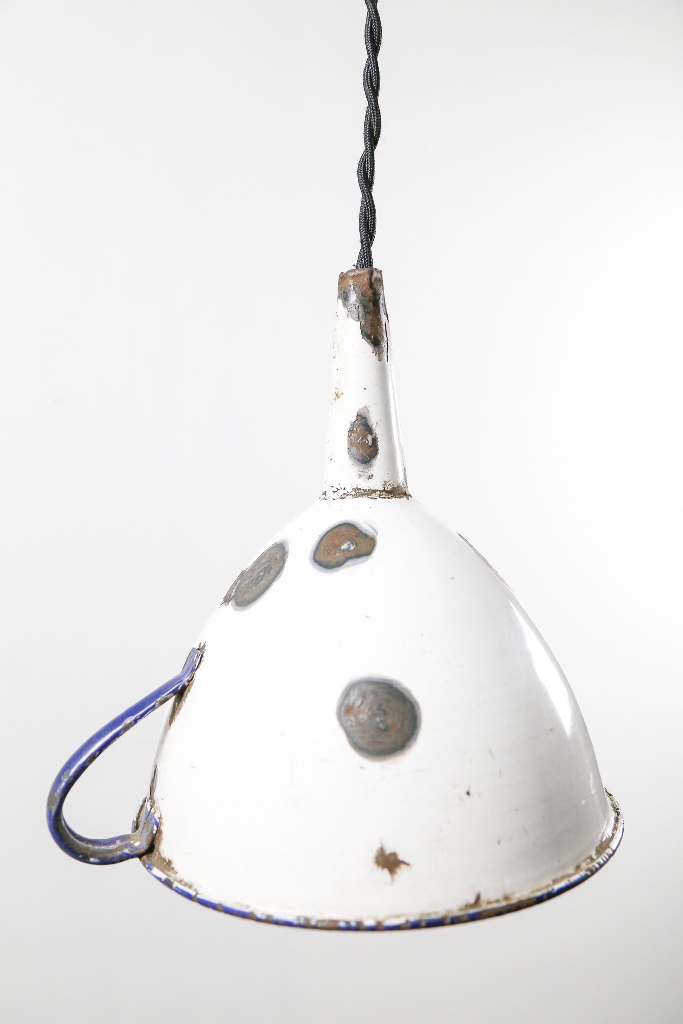 White Enamel Funnel Pendant Light / 白ホーロー ジョウゴ ライト