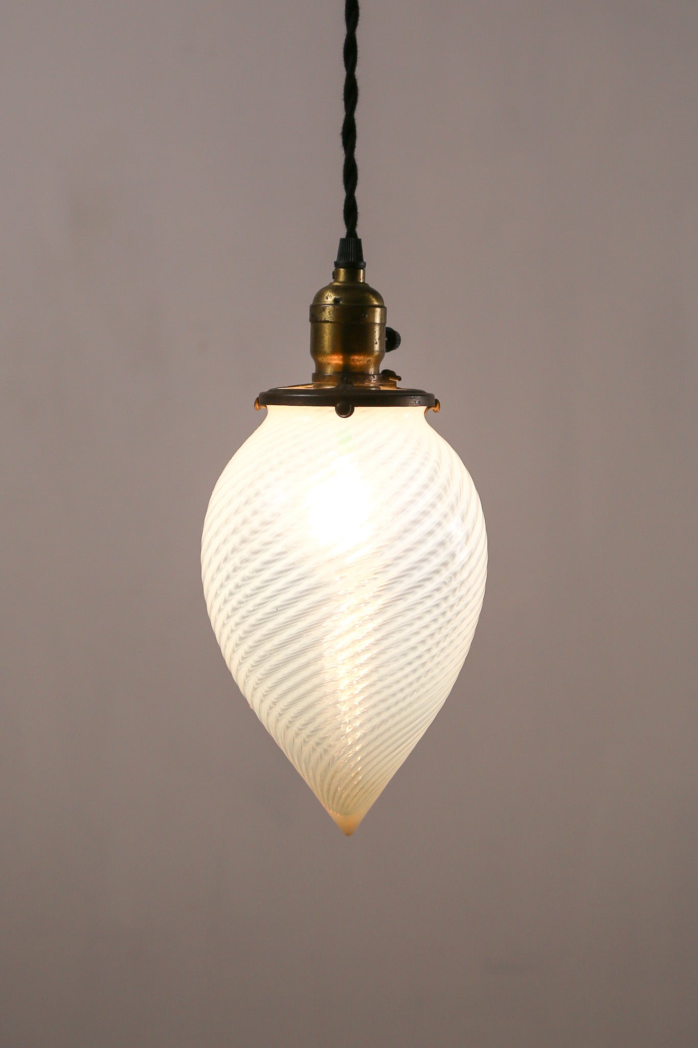 Drip Shaped Opalescent Glass Pendant Light / ドリップ型 オパールセントシェードライト