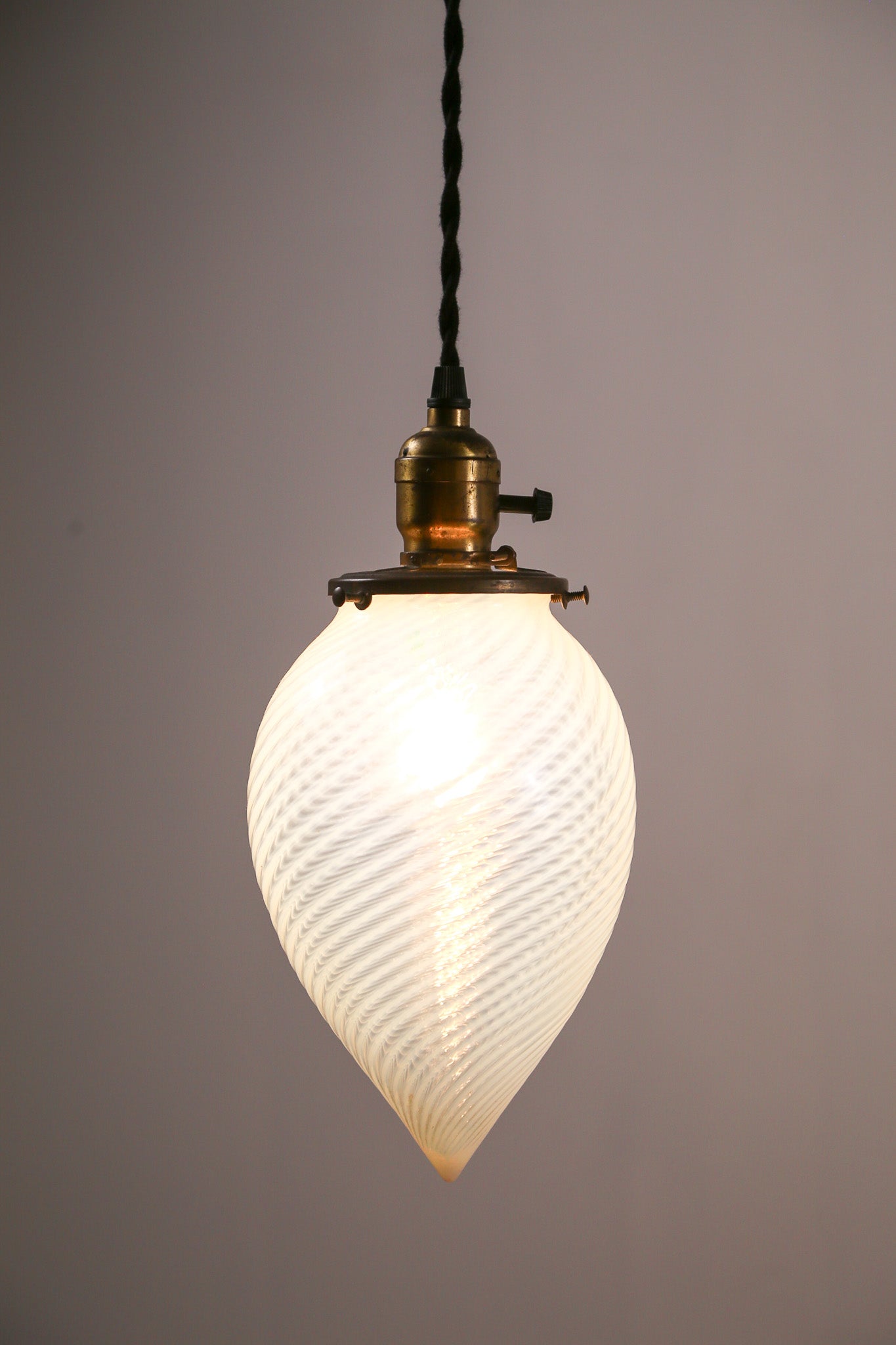 Drip Shaped Opalescent Glass Pendant Light / ドリップ型 オパールセントシェードライト