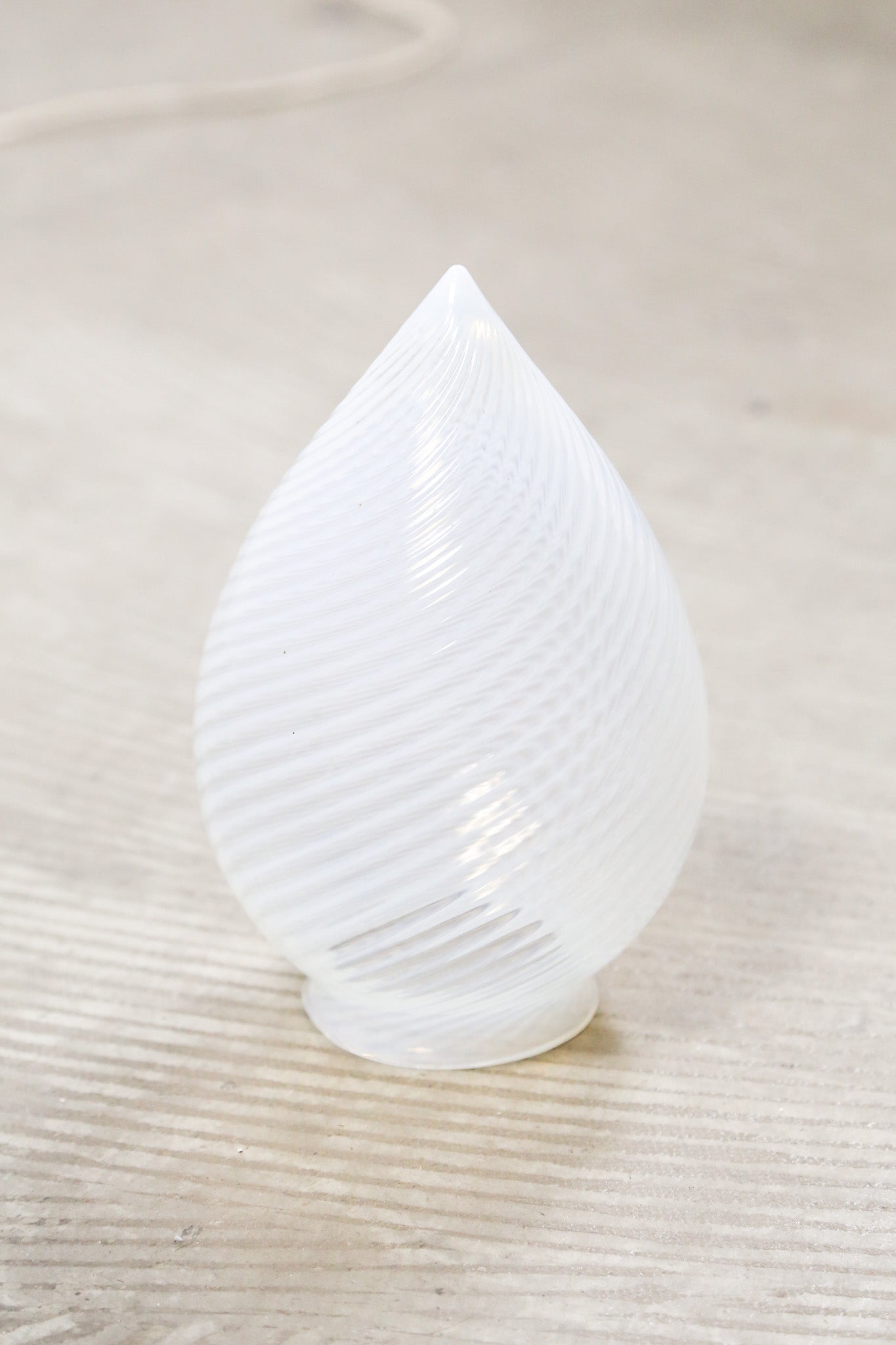 Drip Shaped Opalescent Glass Pendant Light / ドリップ型 オパールセントシェードライト