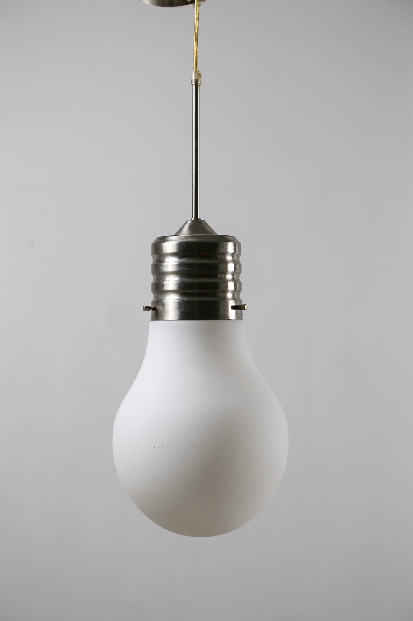 Giant Bulb Table Lamp / 電球型ランプ