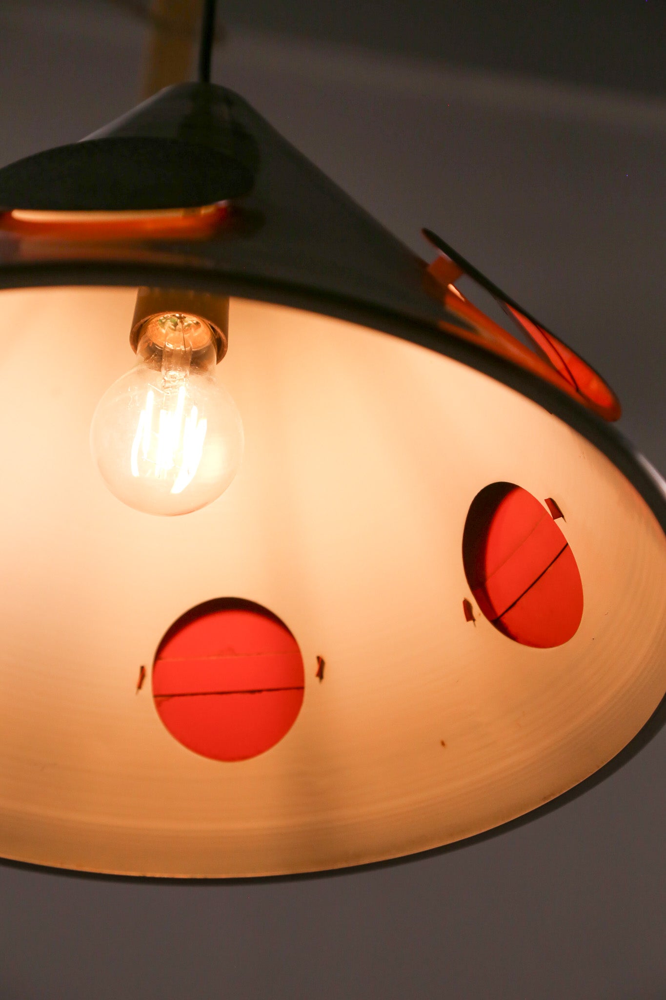 Silver Shade Pendant Light with Black Accents / シルバーシェード 黒丸付き ペンダントライト