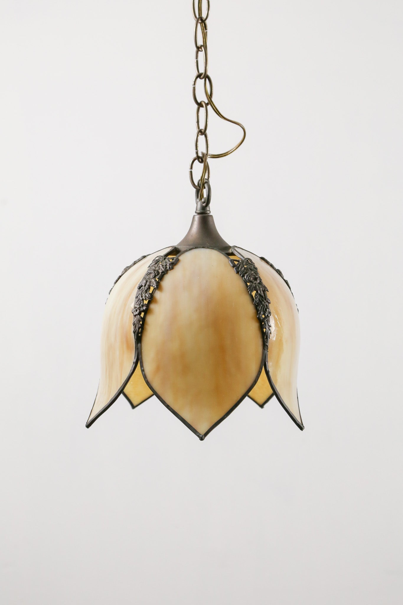 Flower Stained Glass Pendant / お花型 ステンドグラス ペンダントランプ