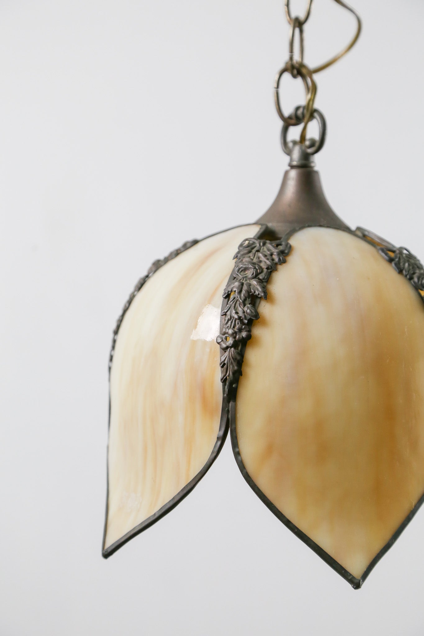 Flower Stained Glass Pendant / お花型 ステンドグラス ペンダントランプ