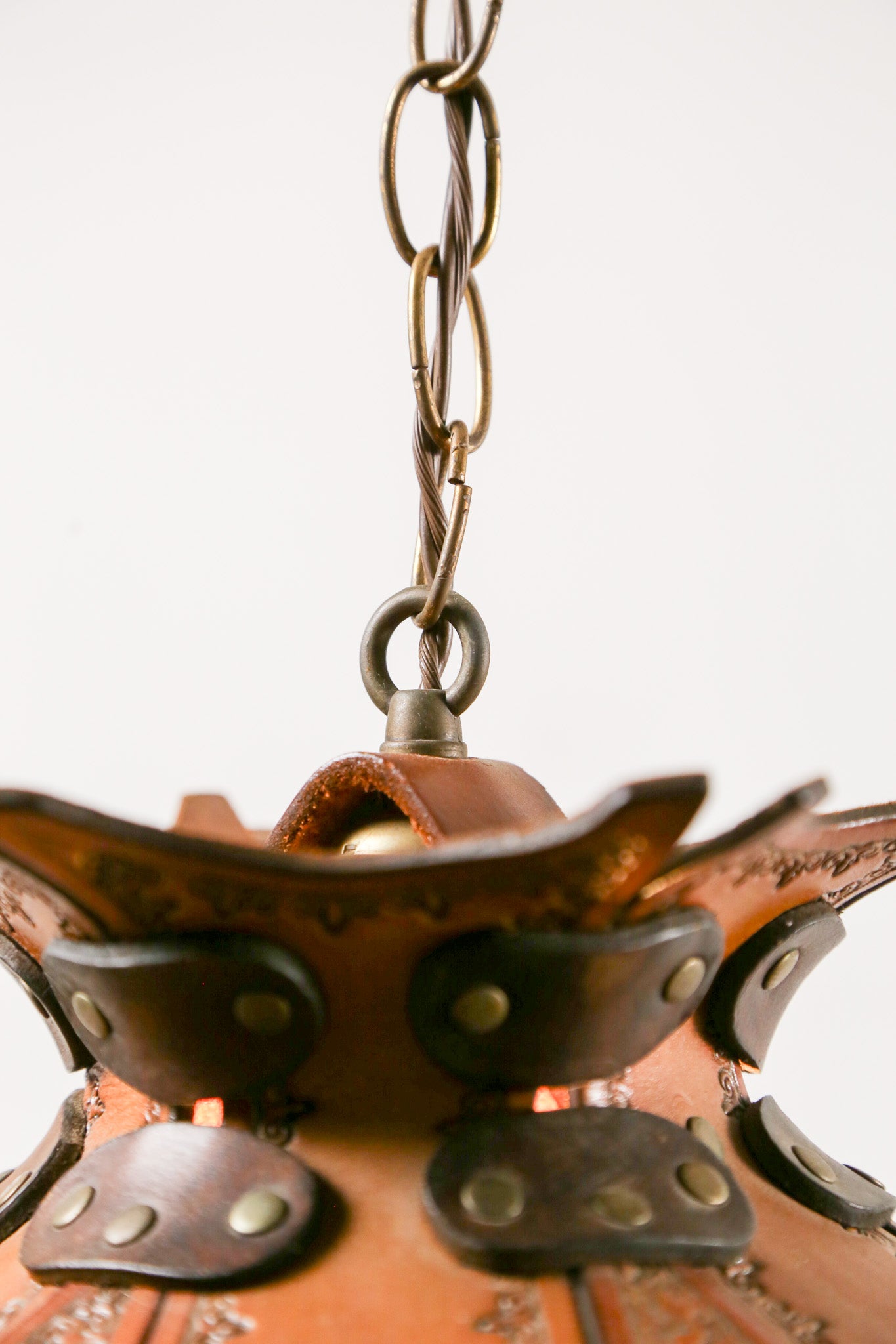 Leather Shade Pendant Light / 革のシェード ペンダント