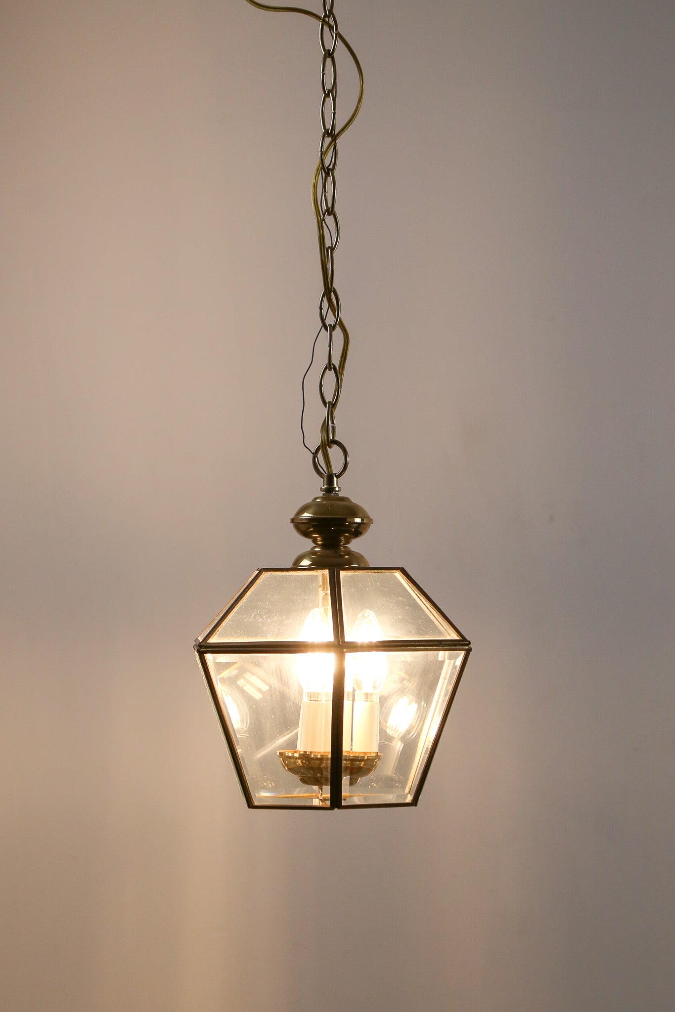 Hanging Lantern Style Brass Chandelier / 真鍮フレーム 吊り下げ式 ガラスランタンペンダントライト