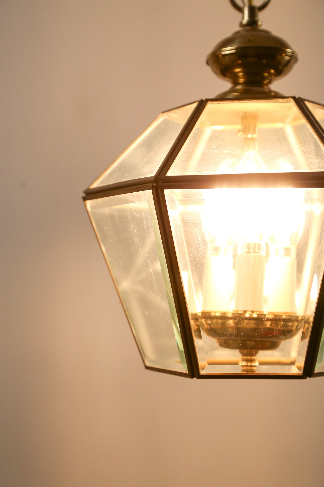 Hanging Lantern Style Brass Chandelier / 真鍮フレーム 吊り下げ式 ガラスランタンペンダントライト