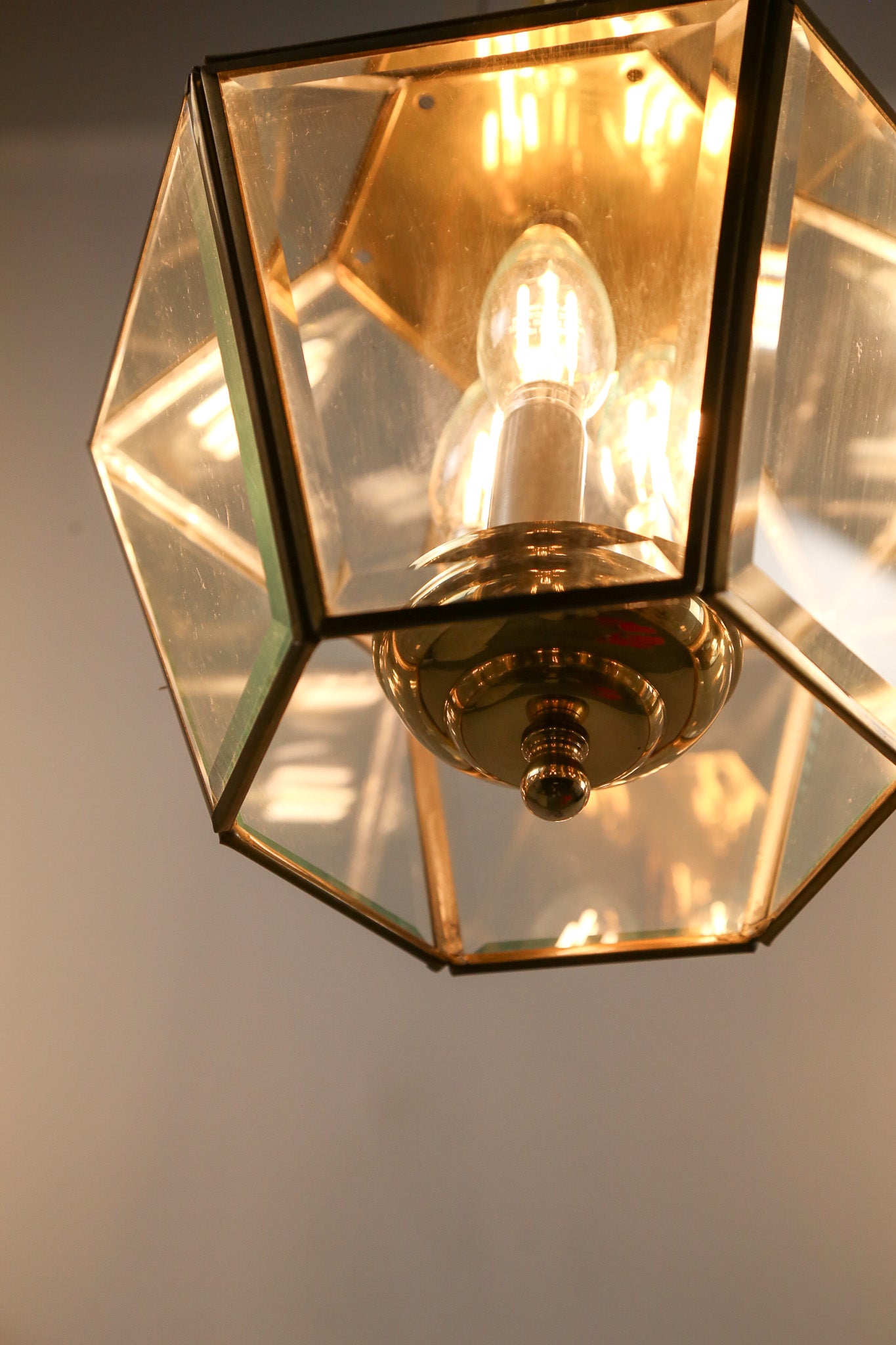 Hanging Lantern Style Brass Chandelier / 真鍮フレーム 吊り下げ式 ガラスランタンペンダントライト