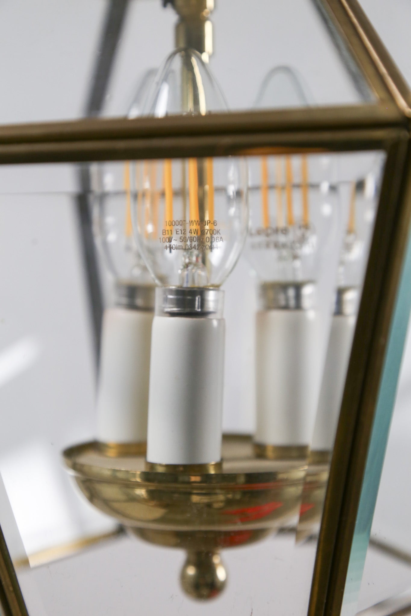 Hanging Lantern Style Brass Chandelier / 真鍮フレーム 吊り下げ式 ガラスランタンペンダントライト