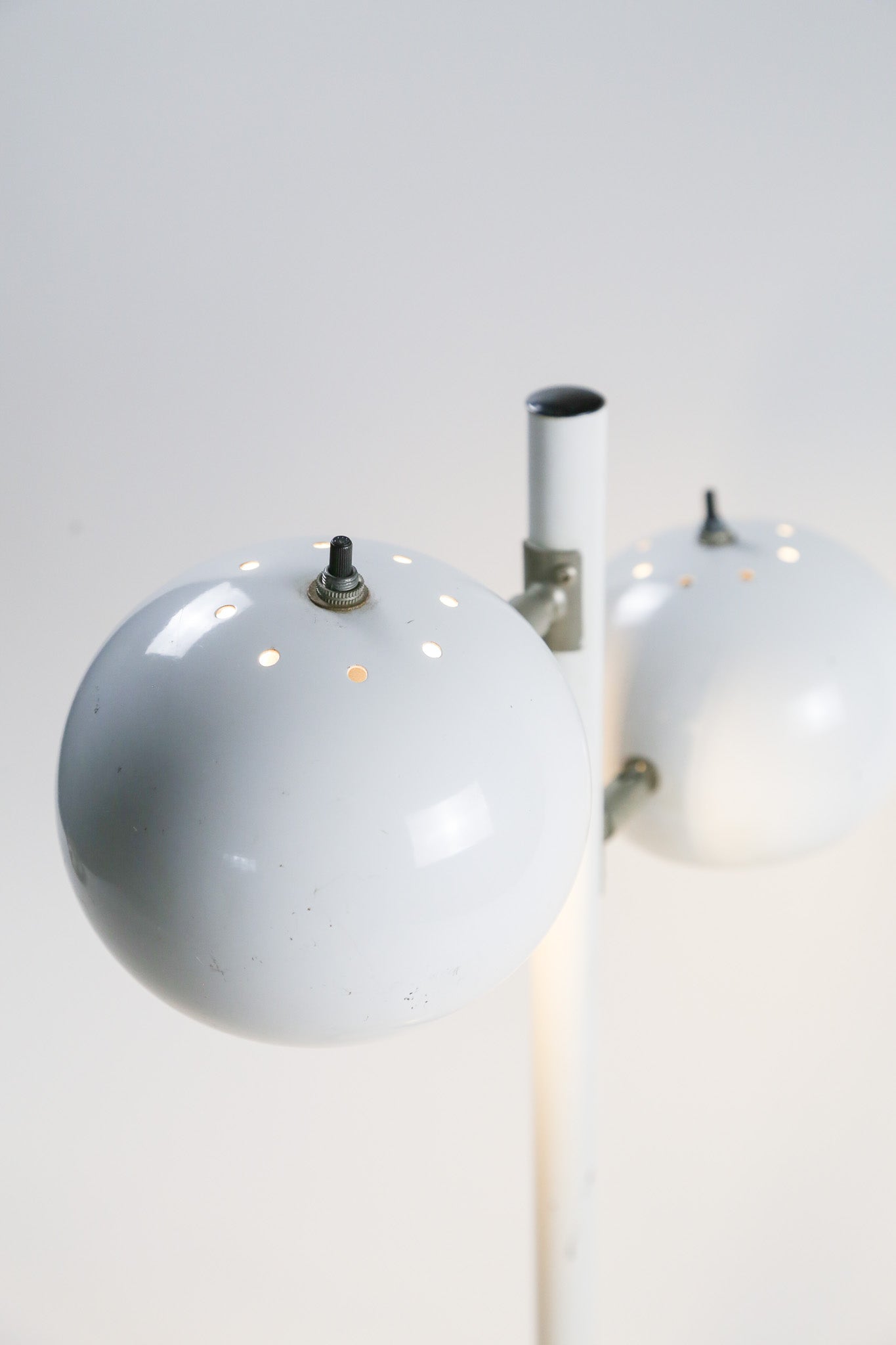 White Twin Head Desk Lamp / 白 2灯 デスクライト