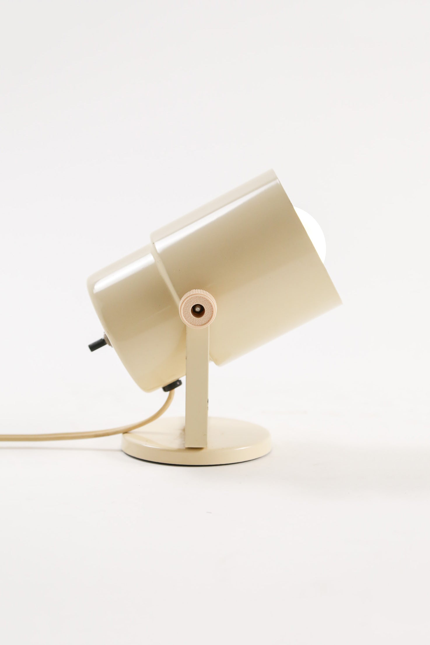 Beige Spot Light / ベージュ スポット ライト