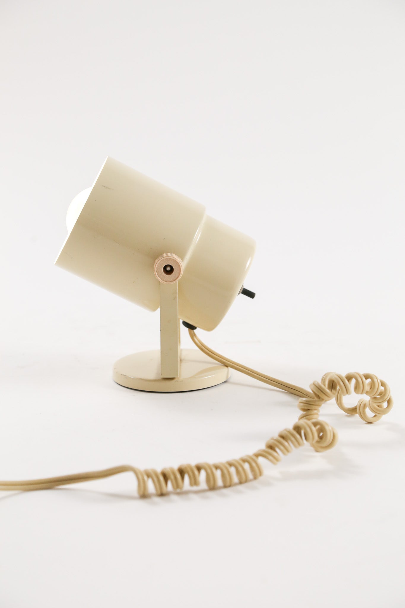 Beige Spot Light / ベージュ スポット ライト