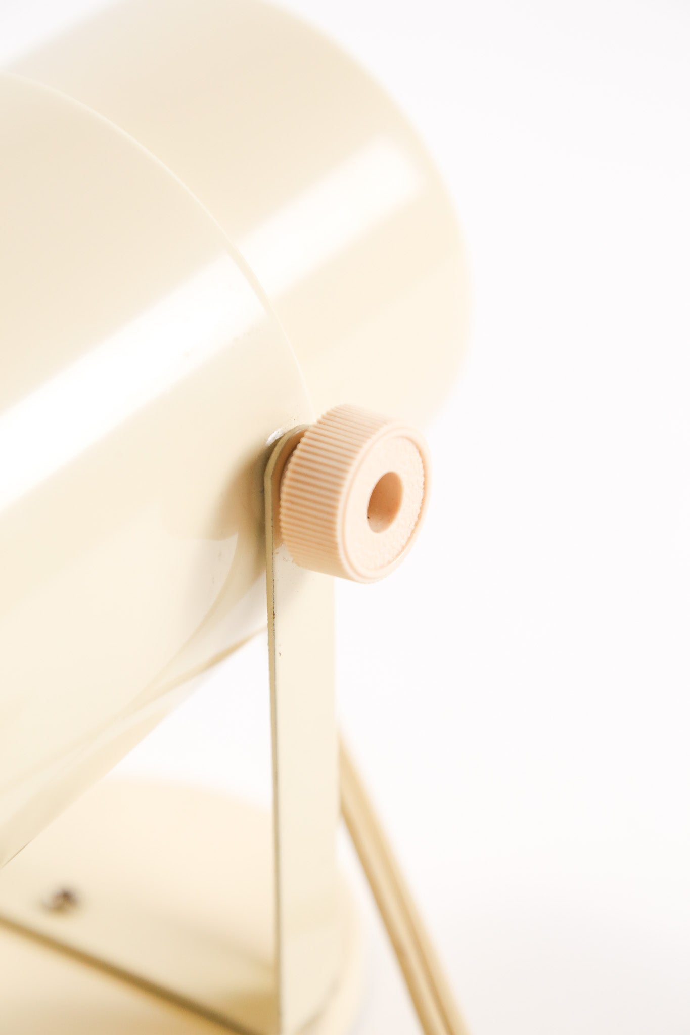 Beige Spot Light / ベージュ スポット ライト