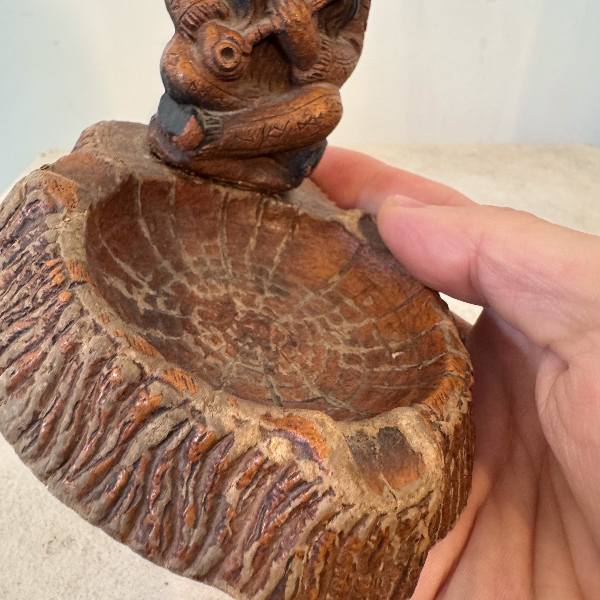 Native American Motif Rwsin Ashtray / ネイティブアメリカンフィギュアの樹脂灰皿