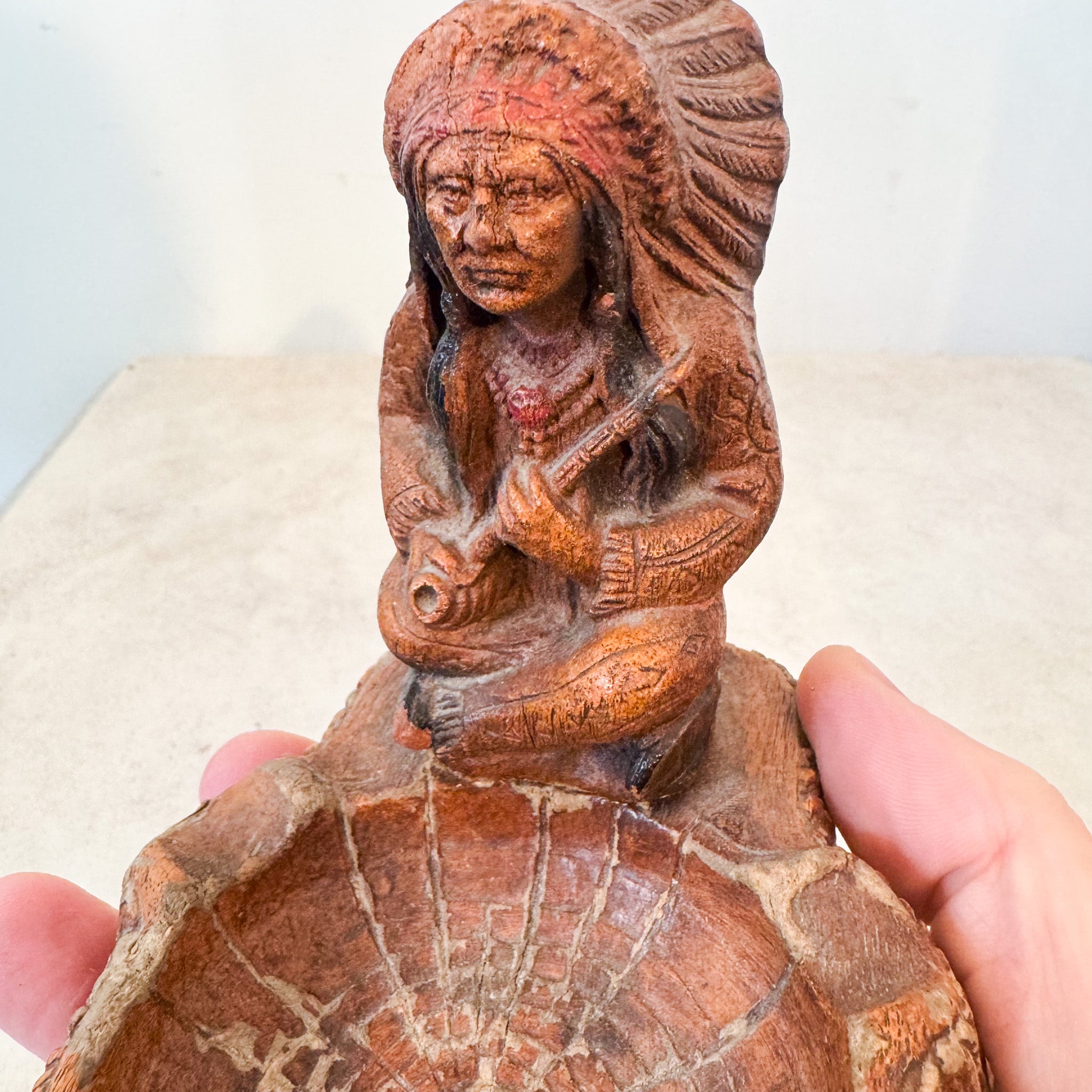 Native American Motif Rwsin Ashtray / ネイティブアメリカンフィギュアの樹脂灰皿