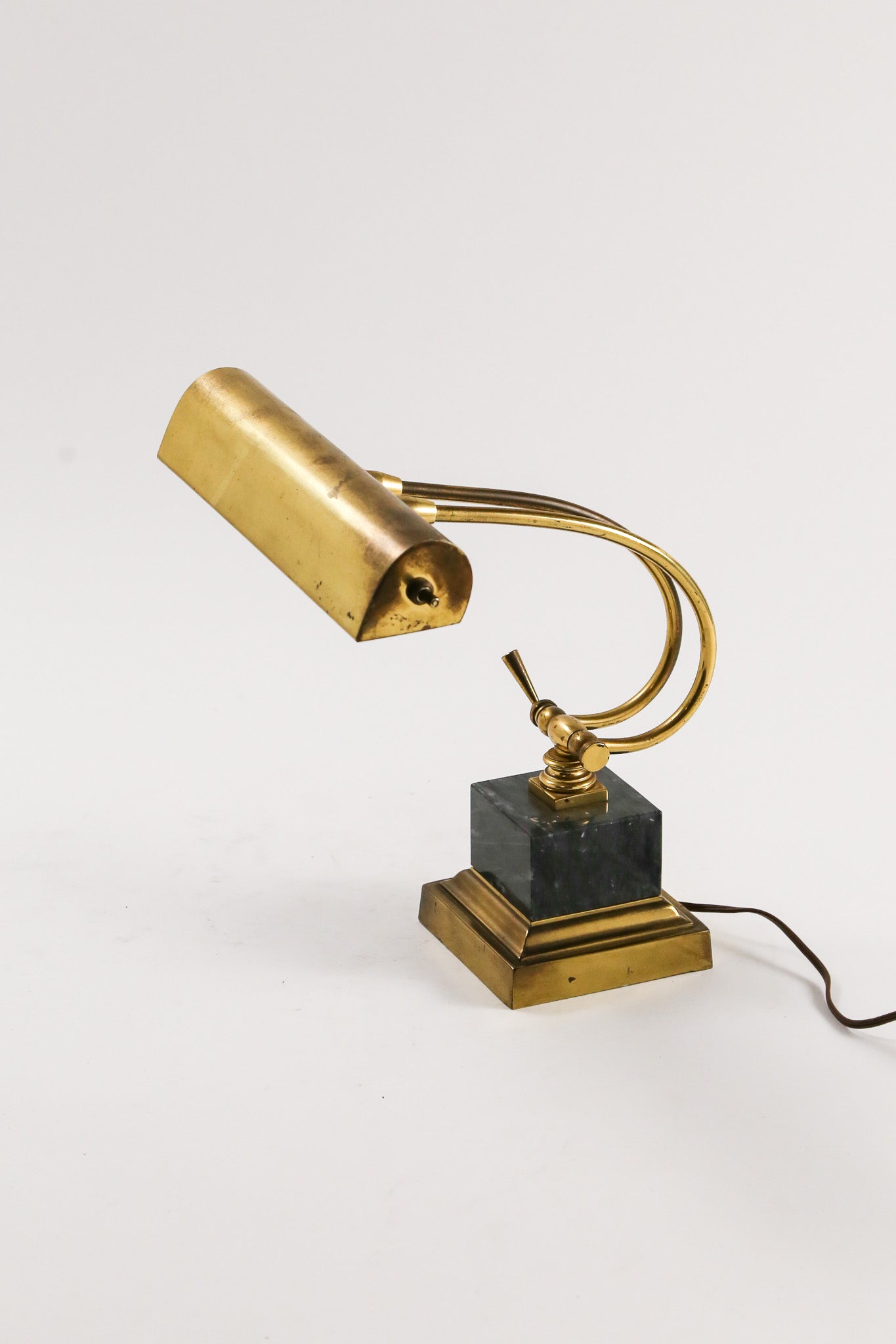 ボストンクラブ コレクション 真鍮調 デスクライト・ステーショナリー 7点 Brass Desk Light / 真鍮デスクライト – STORE IN FACTORY Online