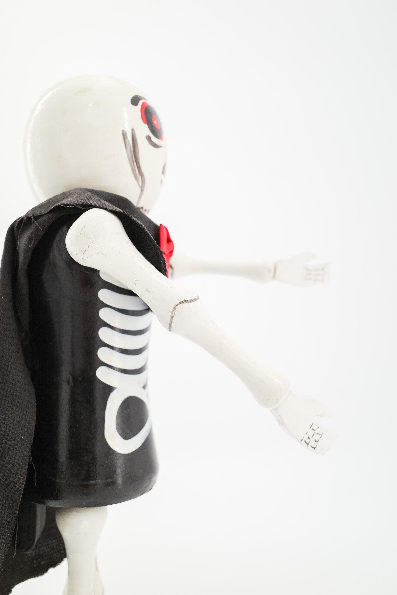 Vintage Skeleton Nutcracker with Cape / ヴィンテージ スケルトン ナッツクラッカー（ケープ付き）