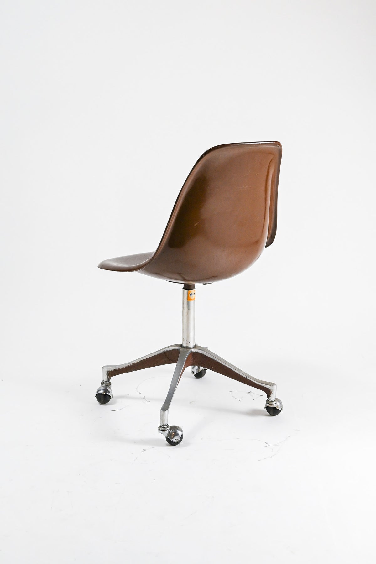Shell Chair / キャスター付き シェルチェア
