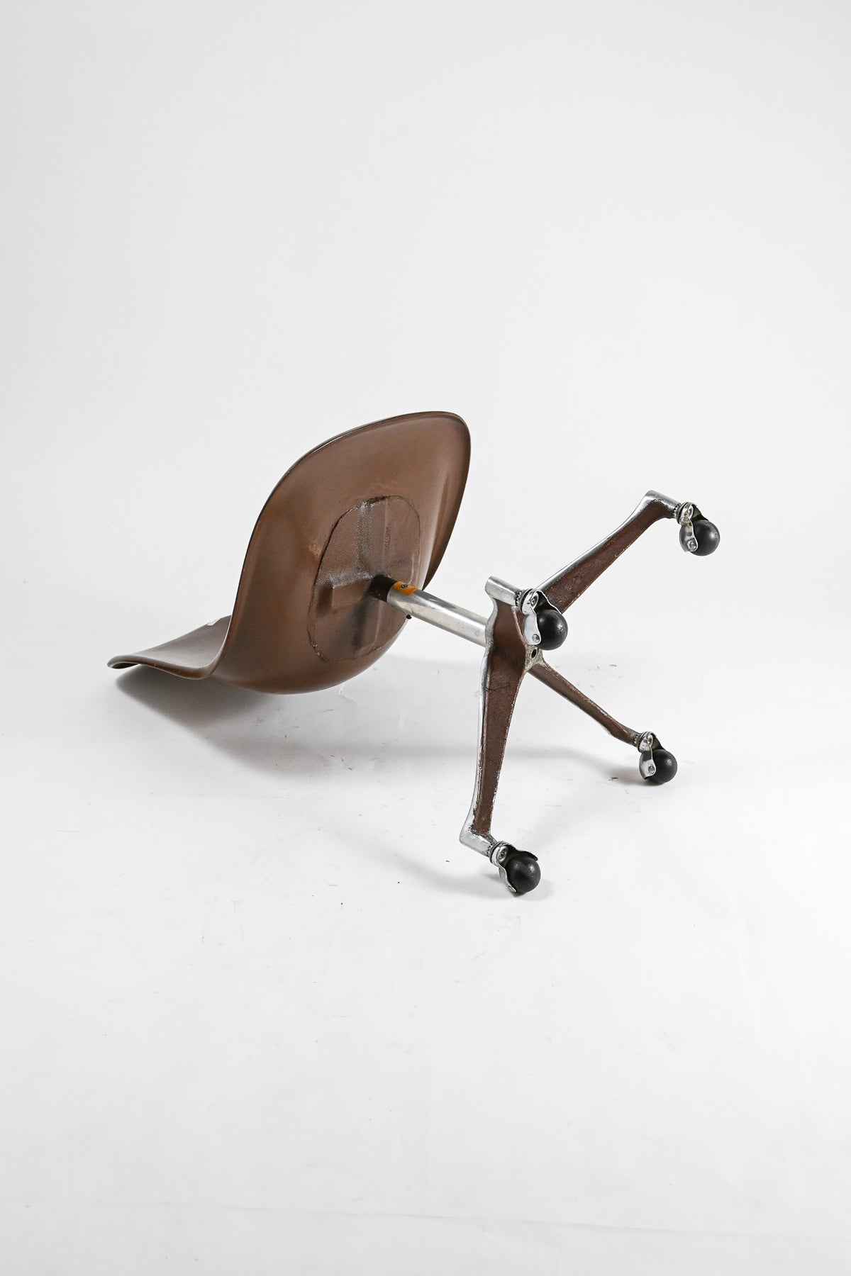 Shell Chair / キャスター付き シェルチェア