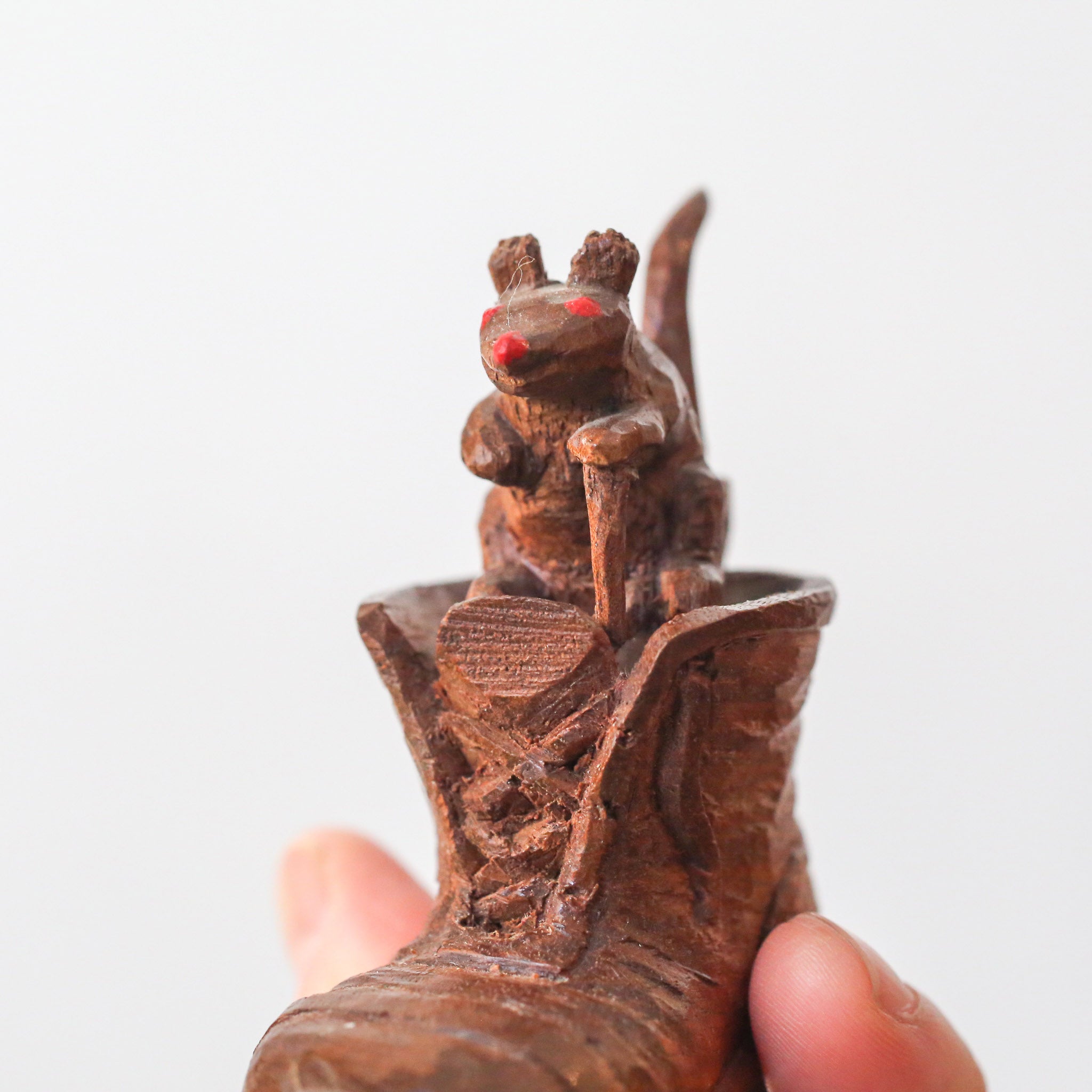 Black Forest Carved Wood Mouse / 木彫りのネズミ