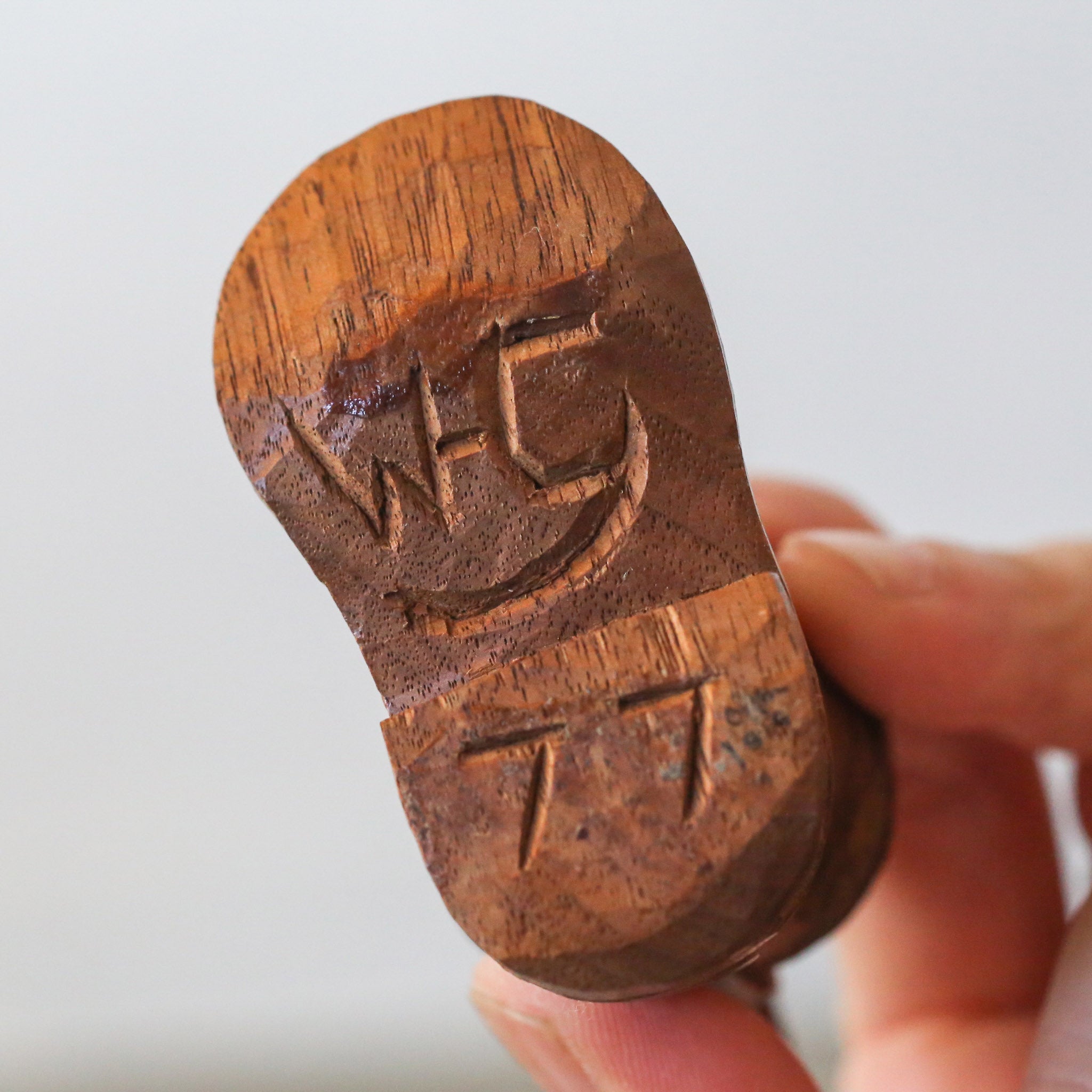 Black Forest Carved Wood Mouse / 木彫りのネズミ