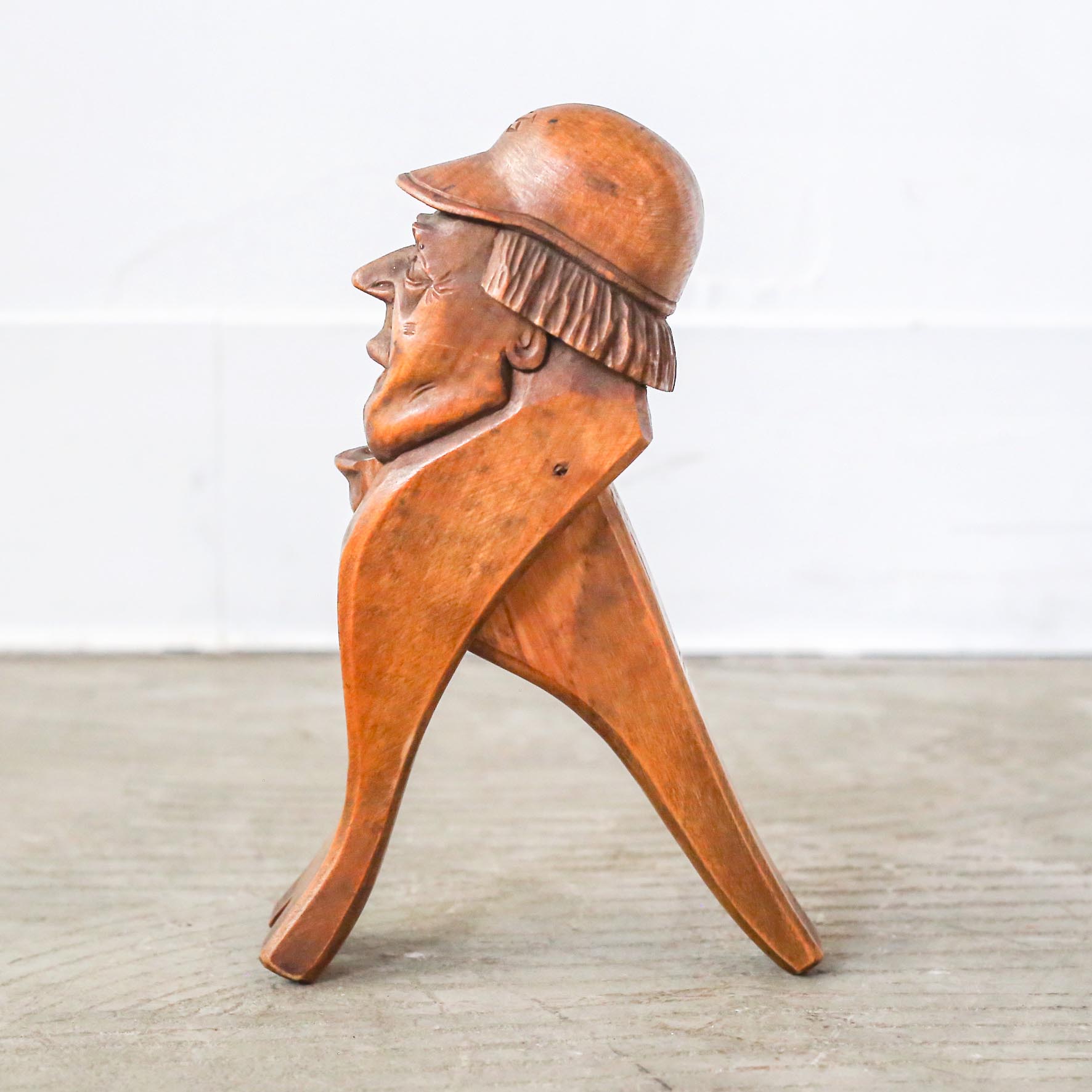 Wooden Nutcracker / 木製おじさんのナッツクラッカー