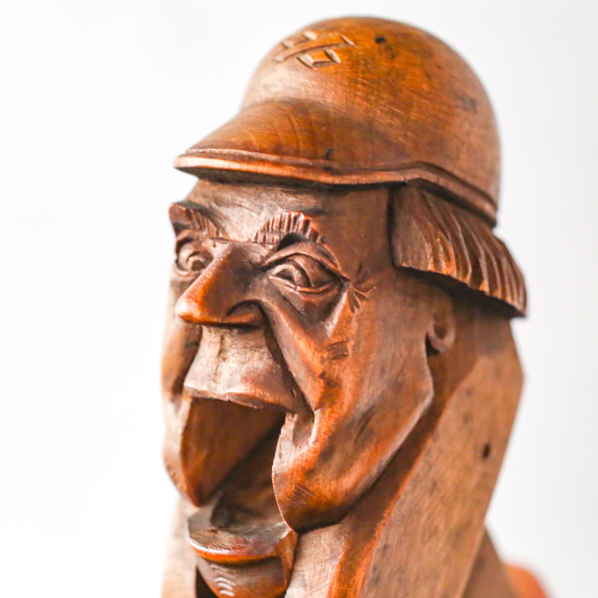 Wooden Nutcracker / 木製おじさんのナッツクラッカー