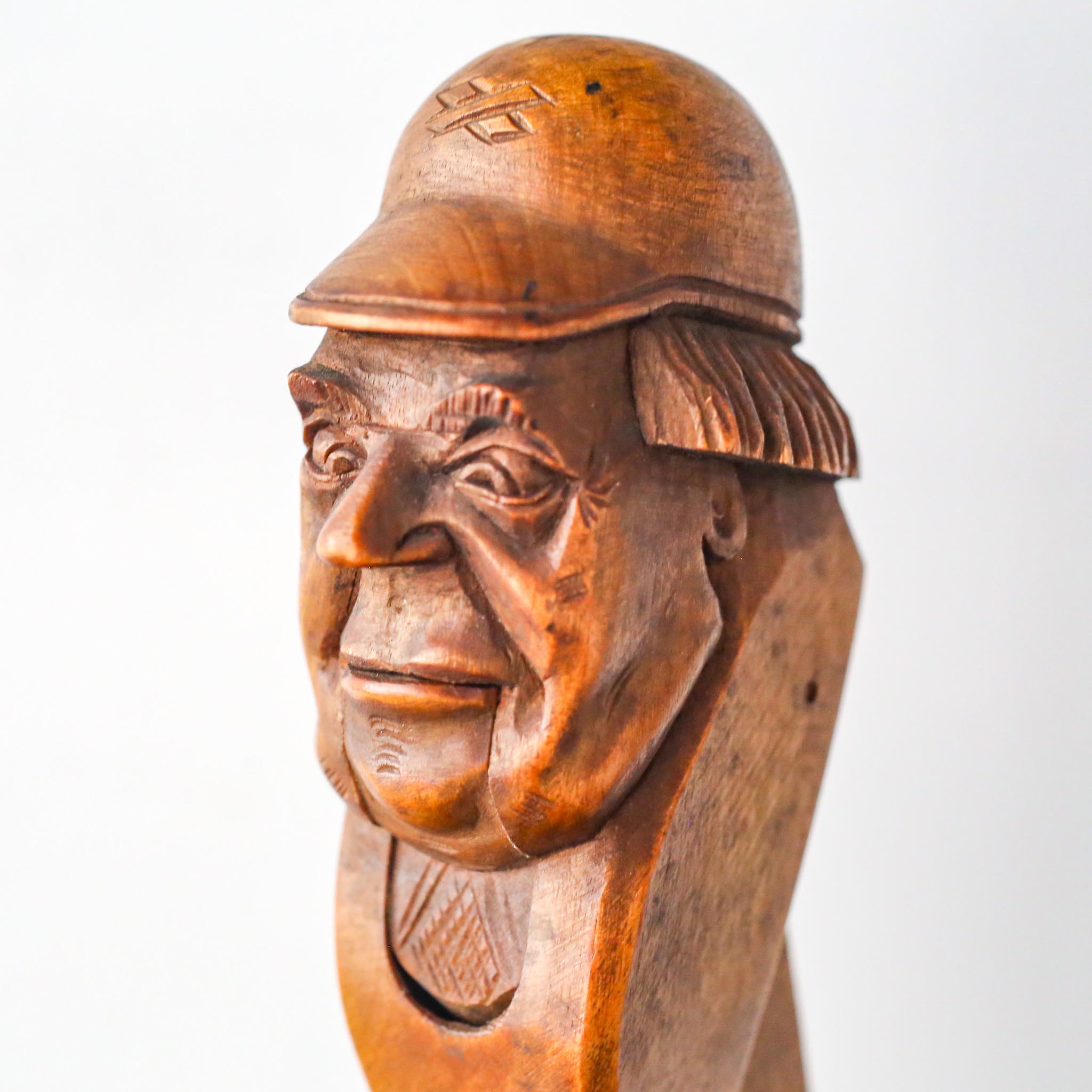 Wooden Nutcracker / 木製おじさんのナッツクラッカー