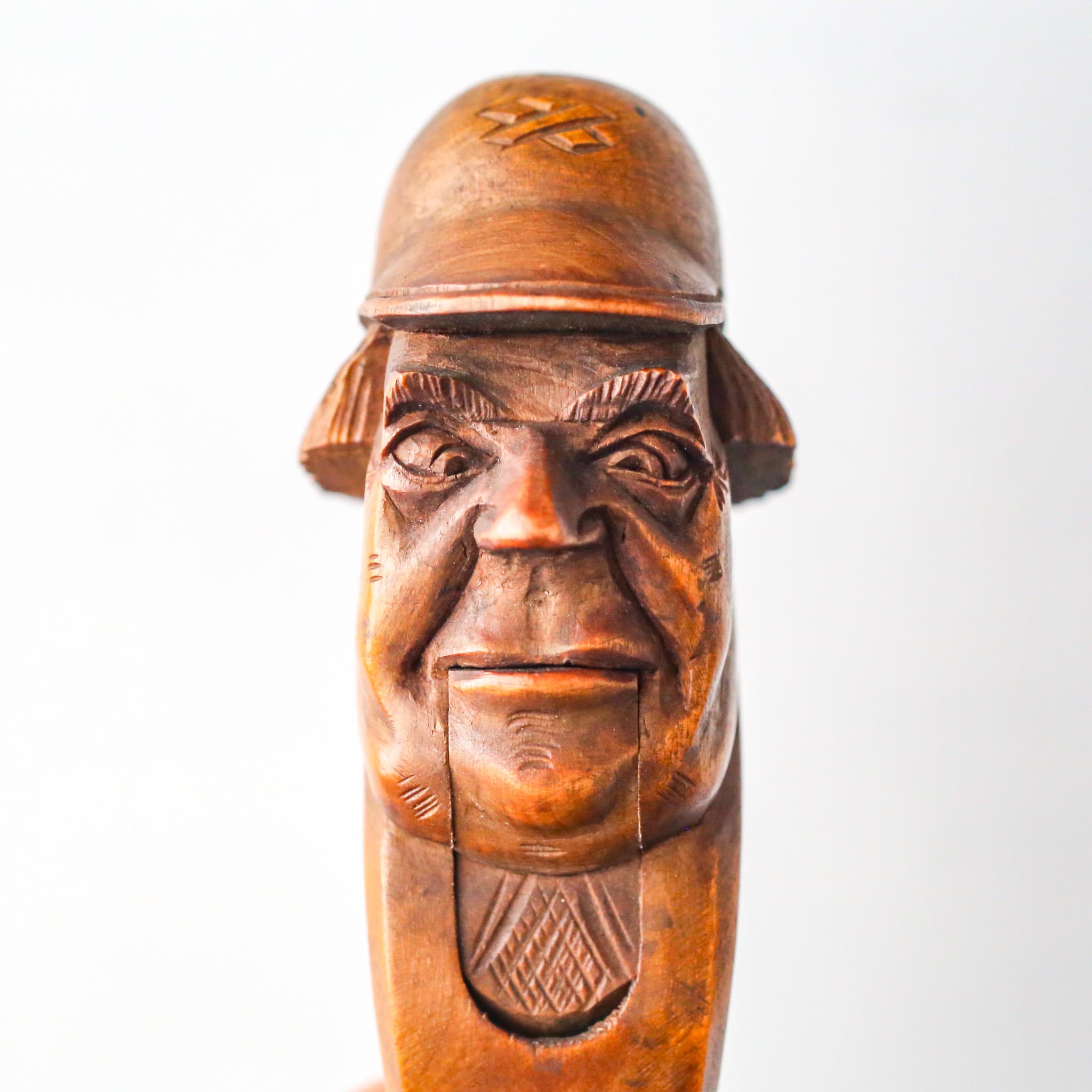 Wooden Nutcracker / 木製おじさんのナッツクラッカー