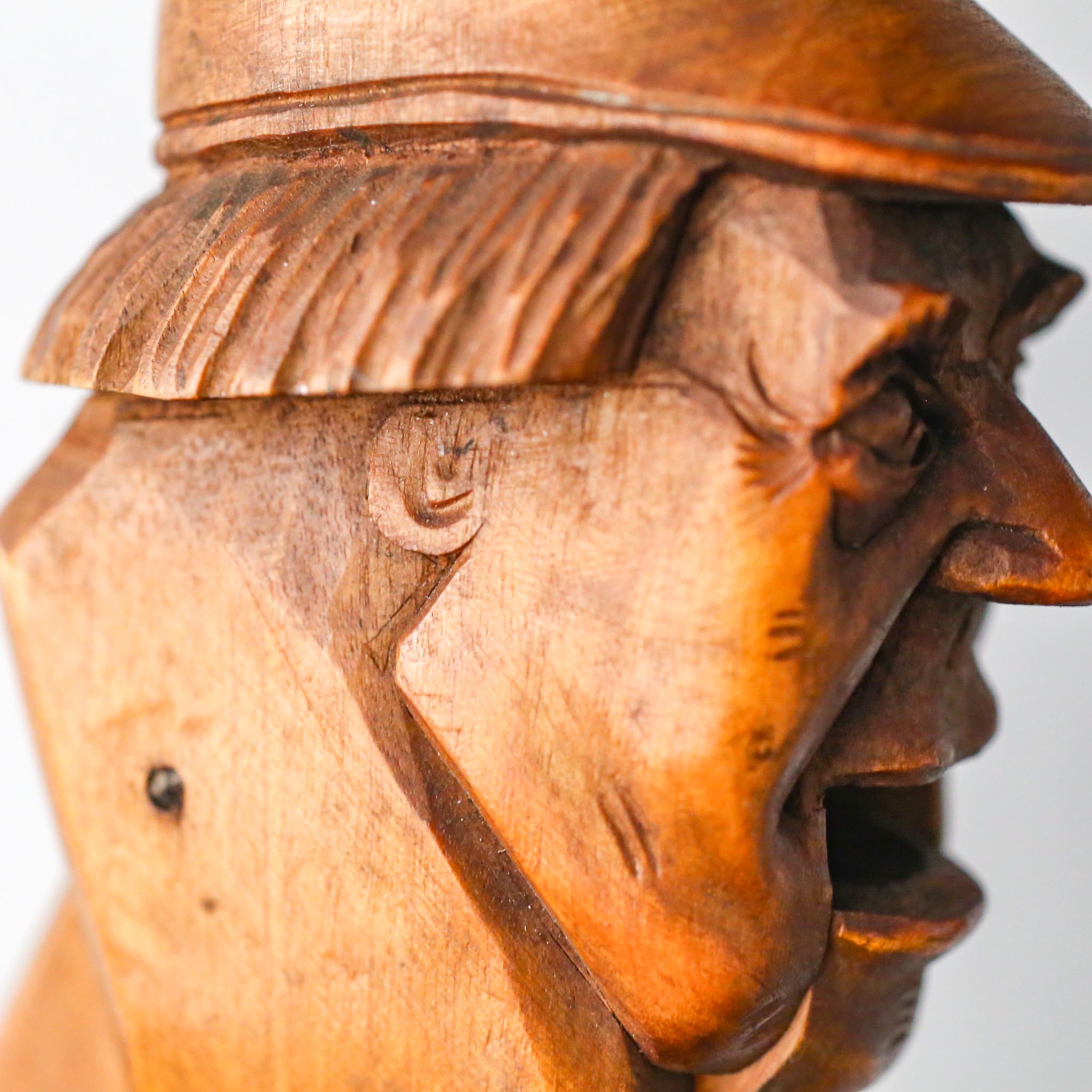 Wooden Nutcracker / 木製おじさんのナッツクラッカー