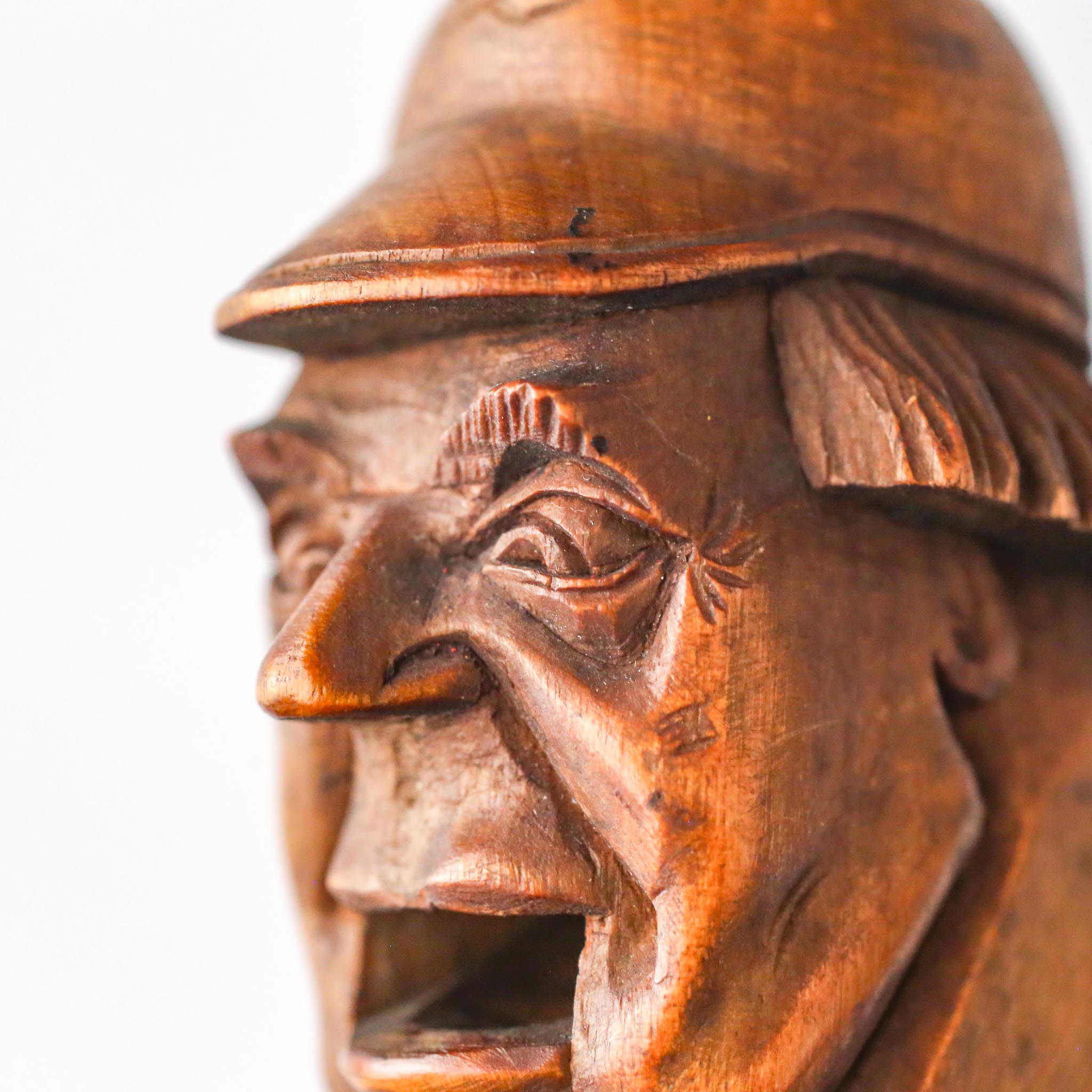 Wooden Nutcracker / 木製おじさんのナッツクラッカー