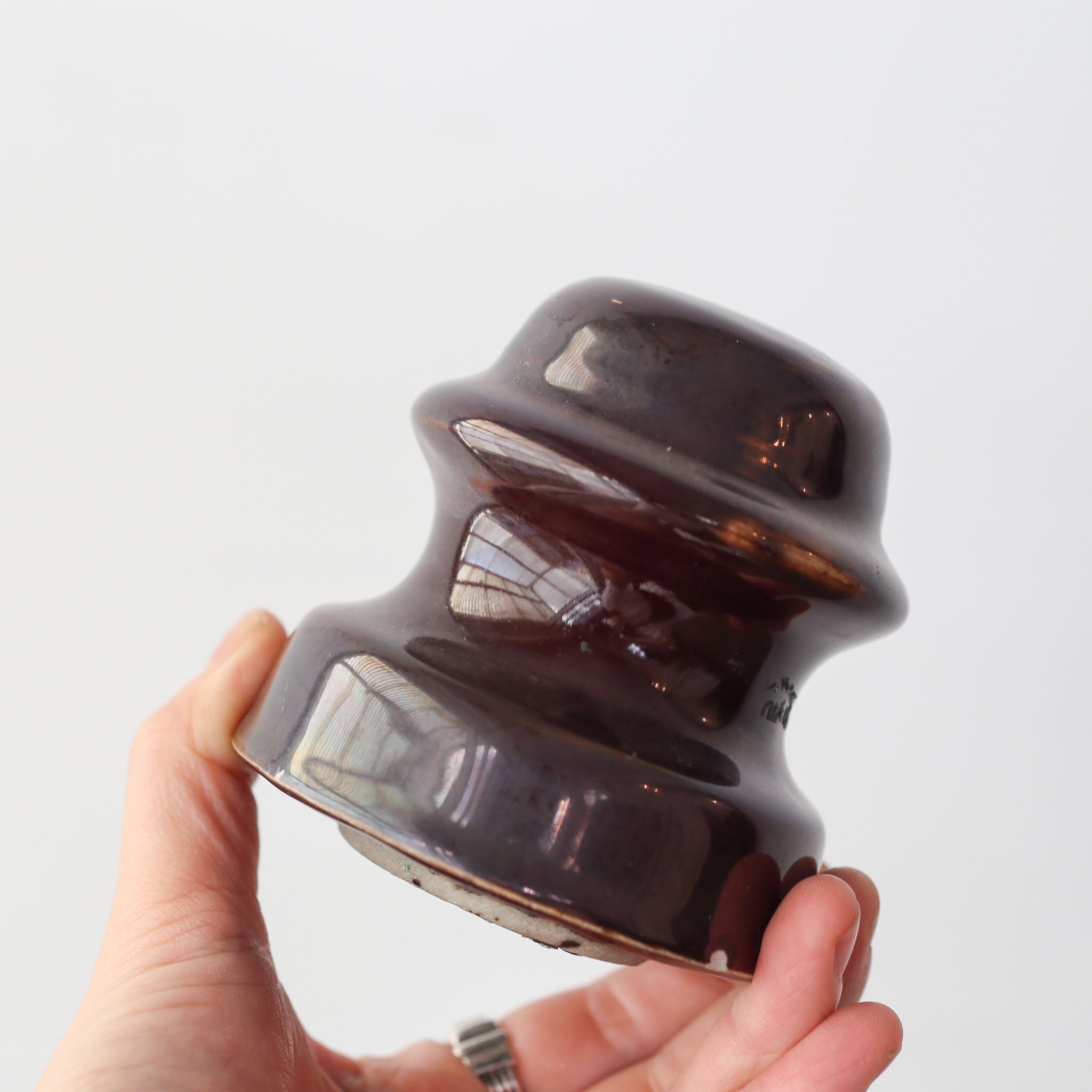 Ceramic Insulator / セラミックの碍子