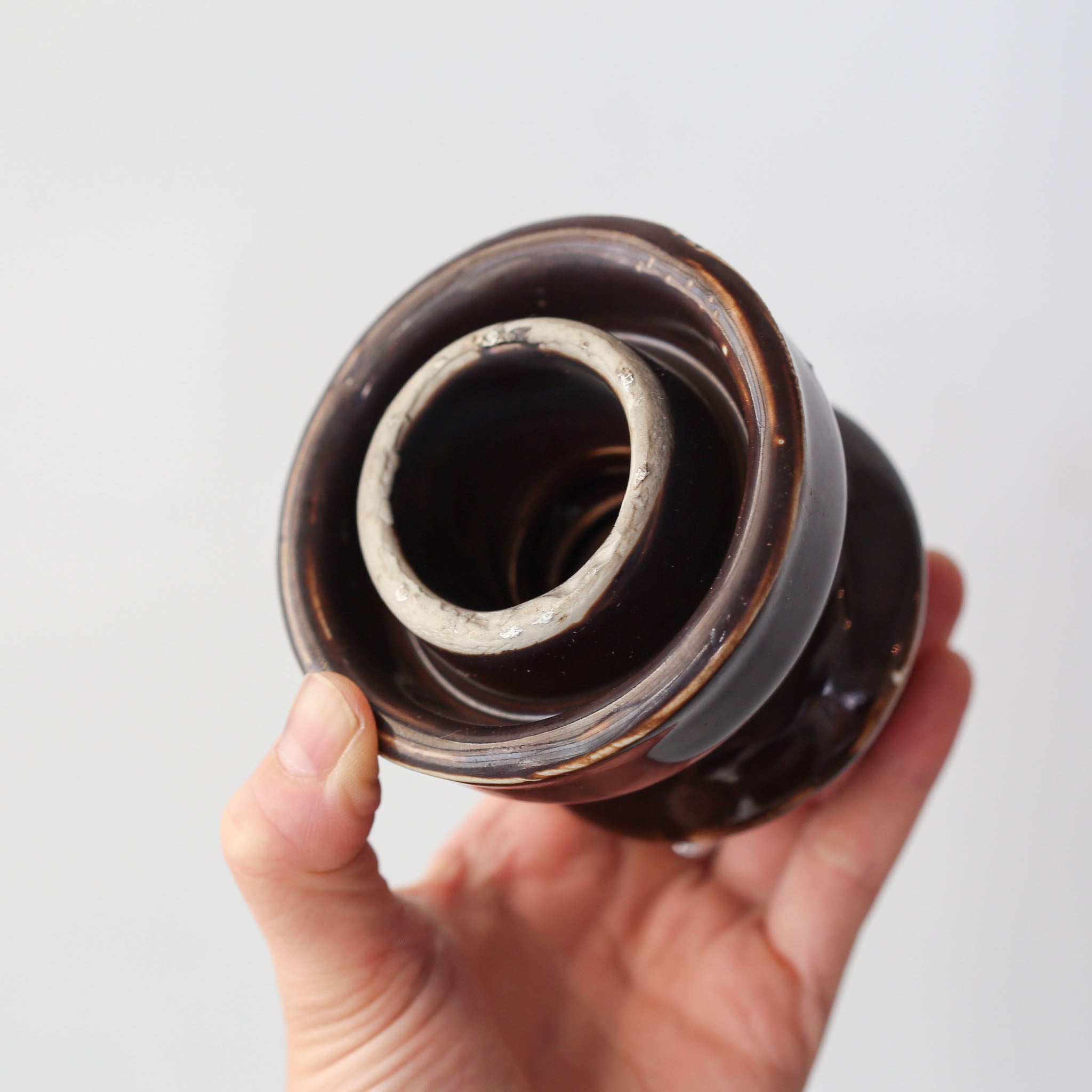 Ceramic Insulator / セラミックの碍子