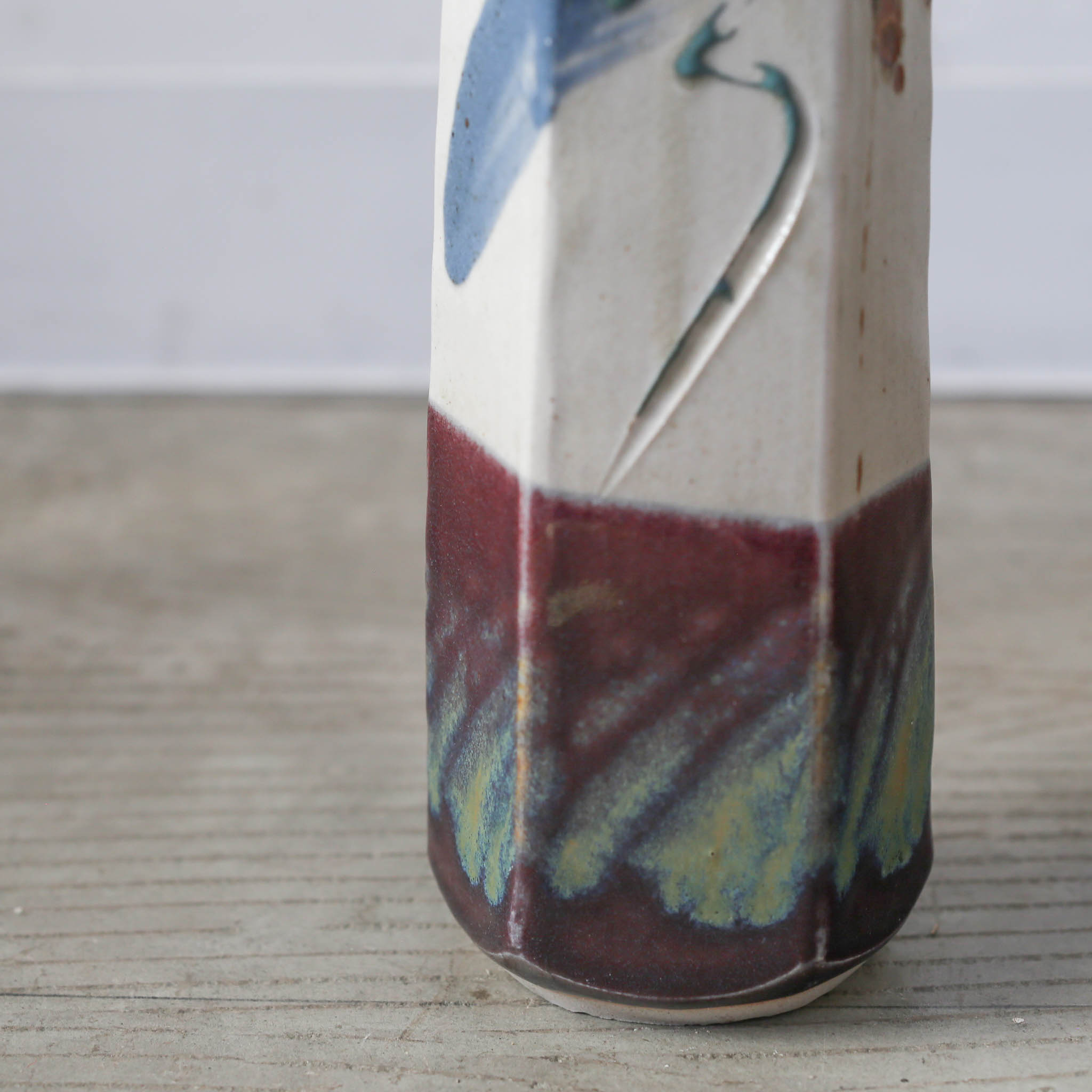 Tall vase of butterflies / 蝶の花器