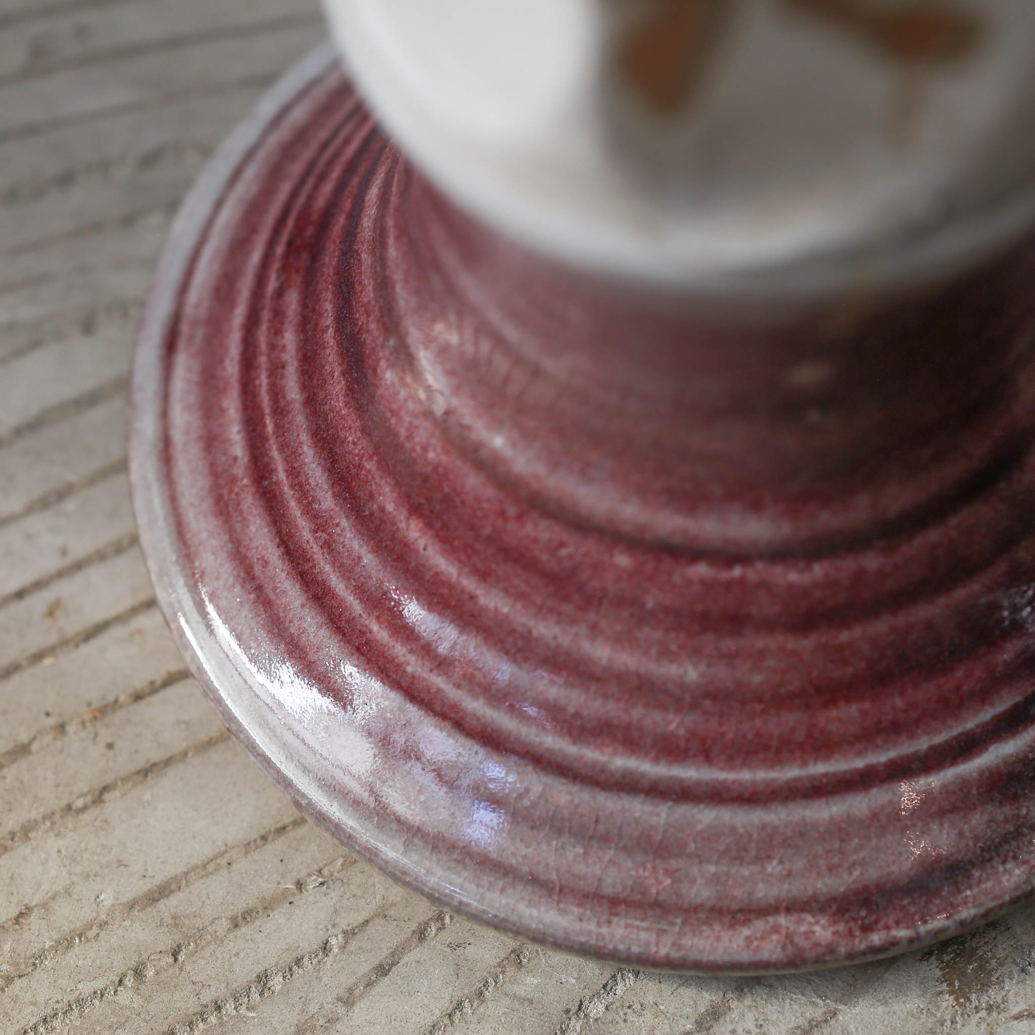 Tall vase of butterflies / 蝶の花器