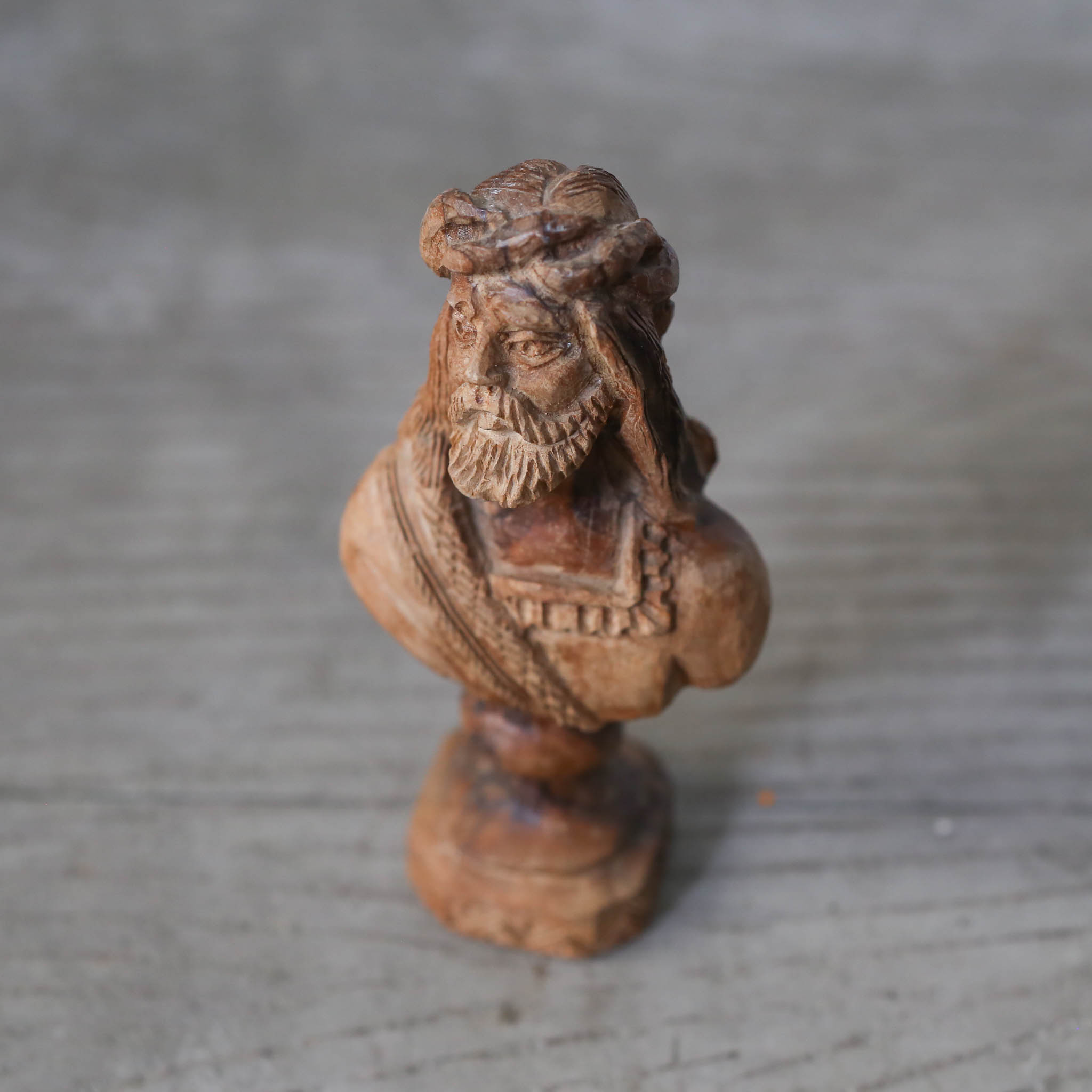 Carved Wooden Bust / 木彫りの胸像