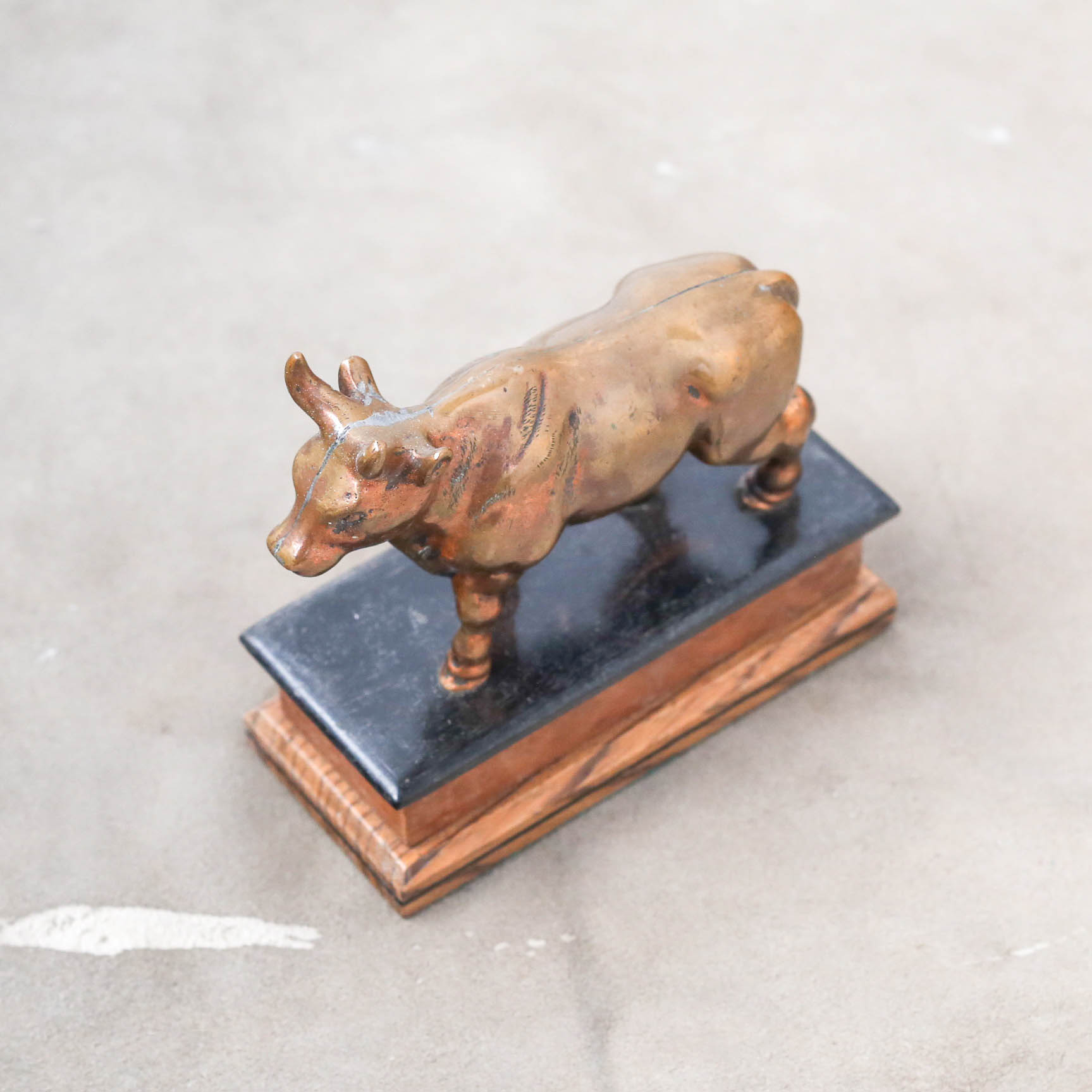 Metal Cow Object / 金属製の牛