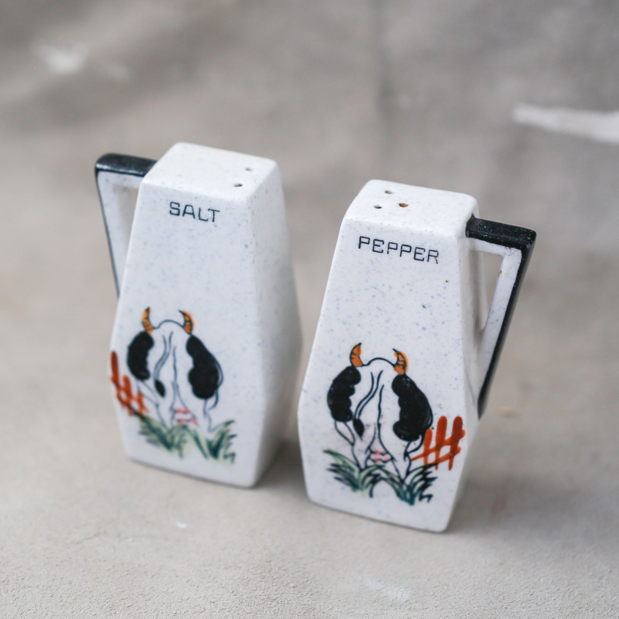 Cow painting S & P / 陶器牛のペイントのS＆P