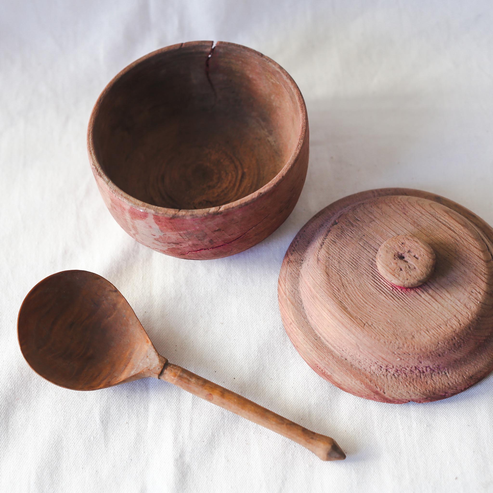 Wooden Bowl With Lid And Spoon / 木製ポットとスプーン