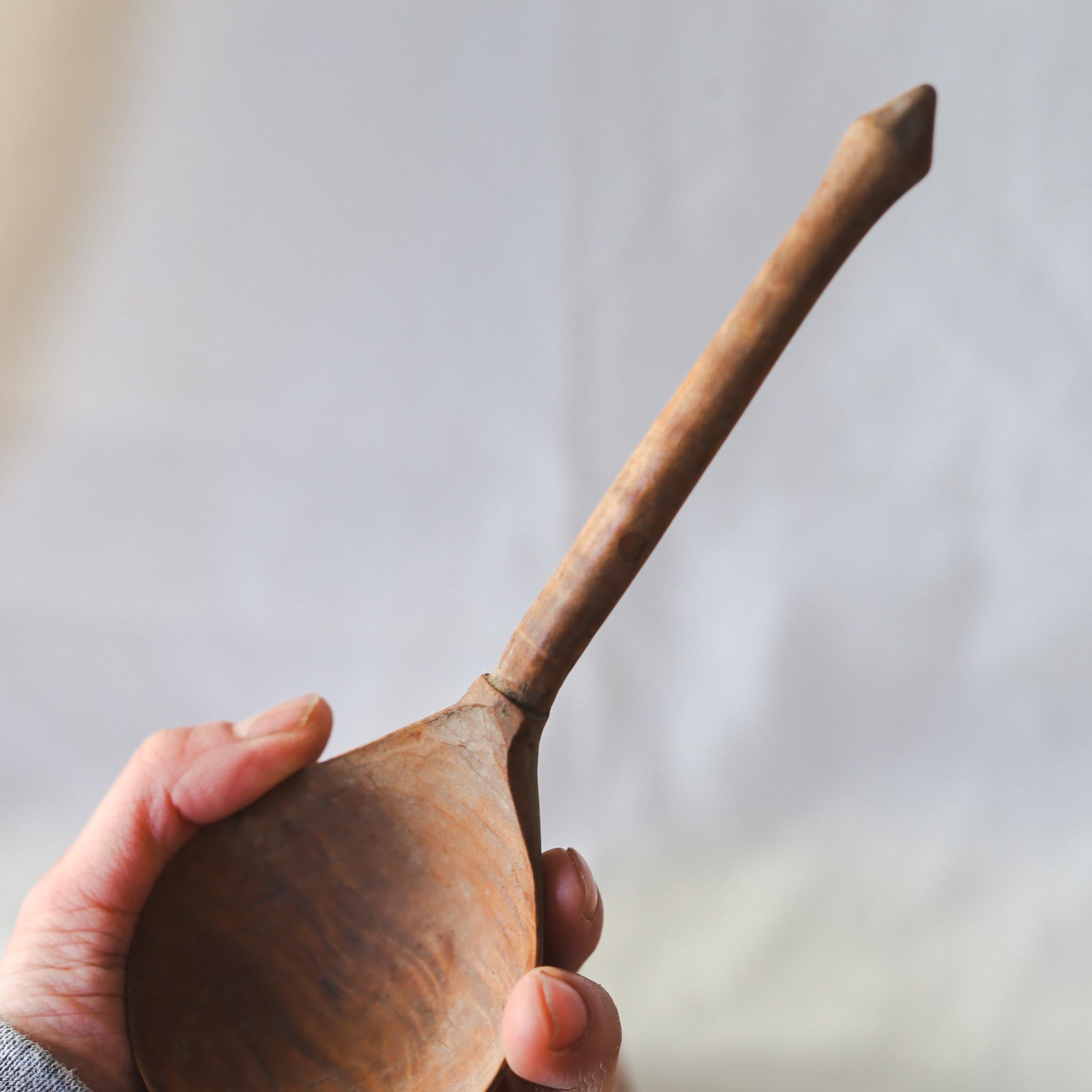 Wooden Bowl With Lid And Spoon / 木製ポットとスプーン