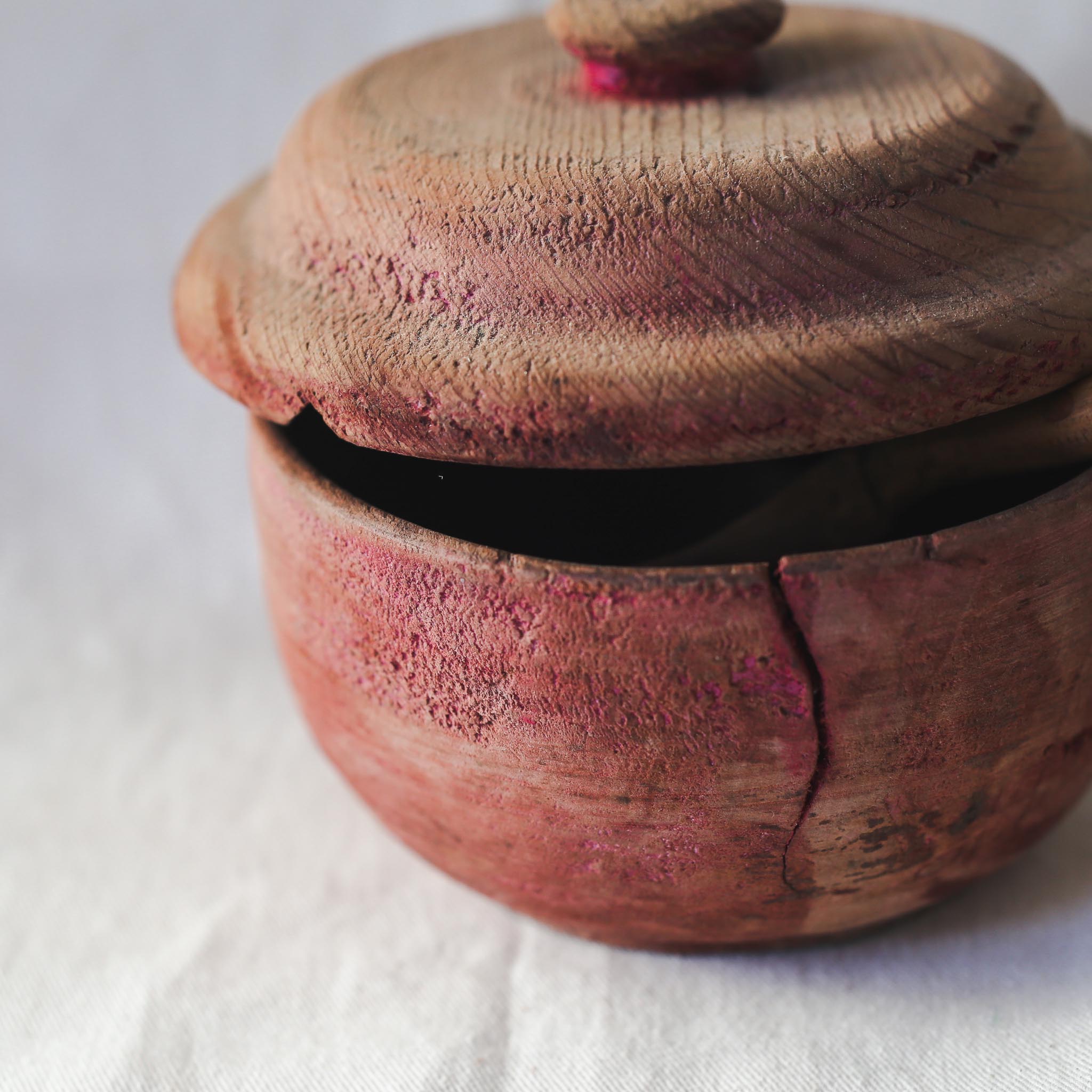 Wooden Bowl With Lid And Spoon / 木製ポットとスプーン