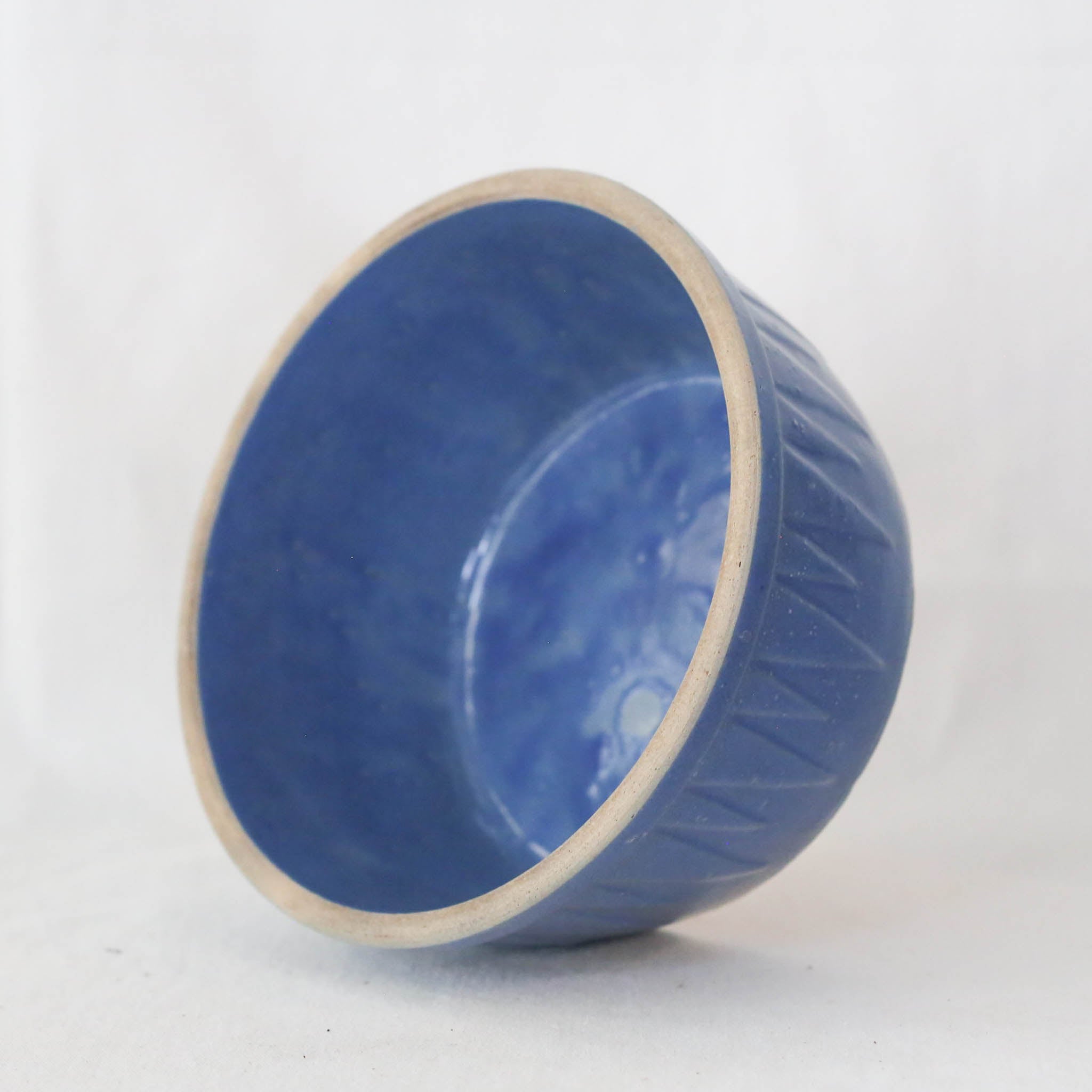 Pottery Blue Bowl / 陶器の青い鉢