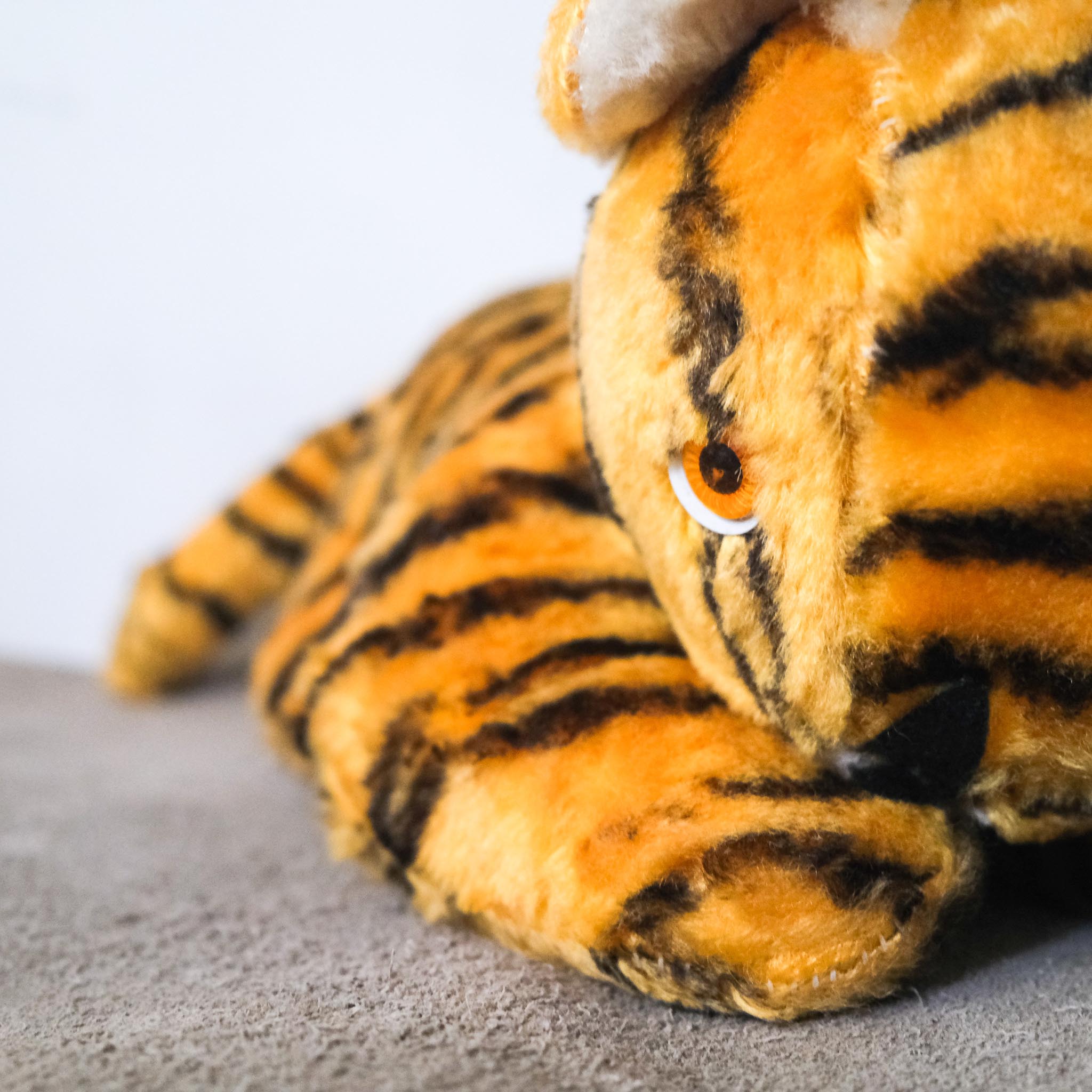 Stuffed Tiger / 虎のぬいぐるみ