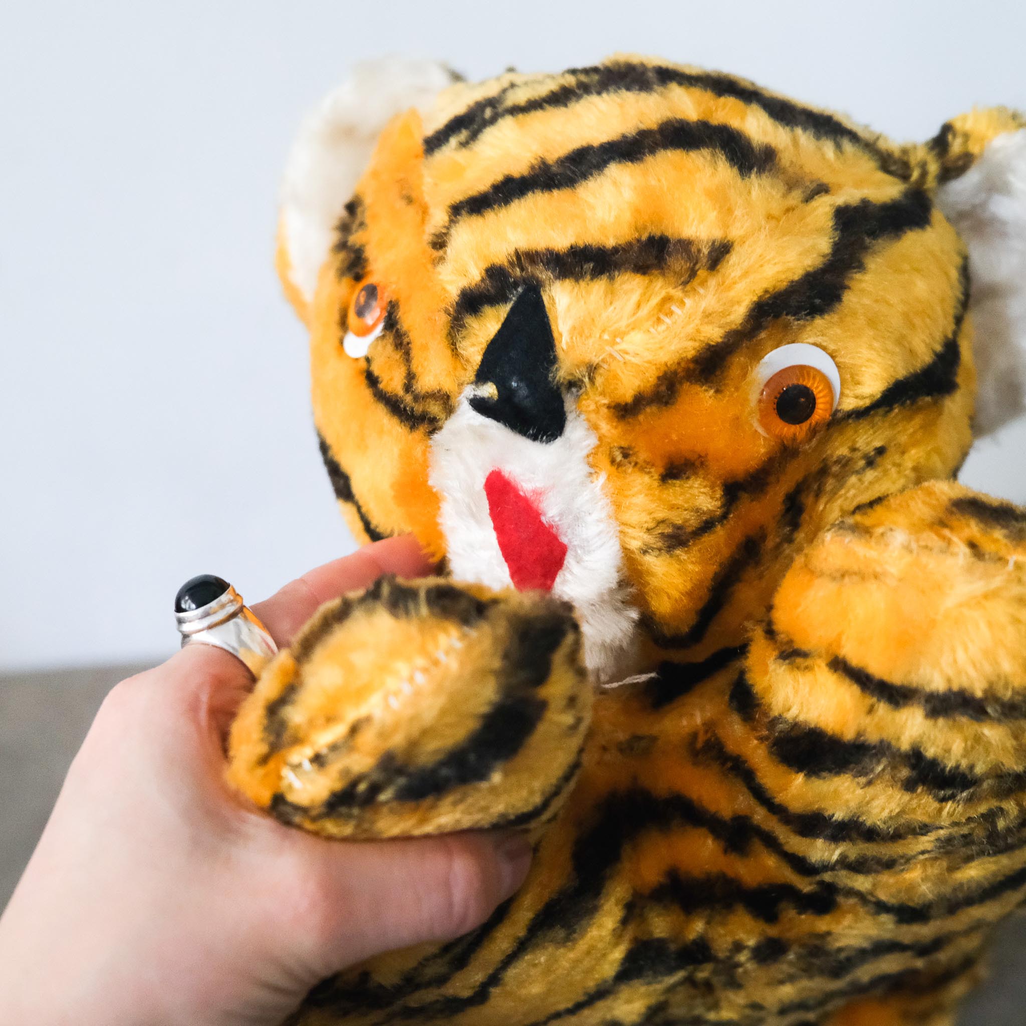 Stuffed Tiger / 虎のぬいぐるみ